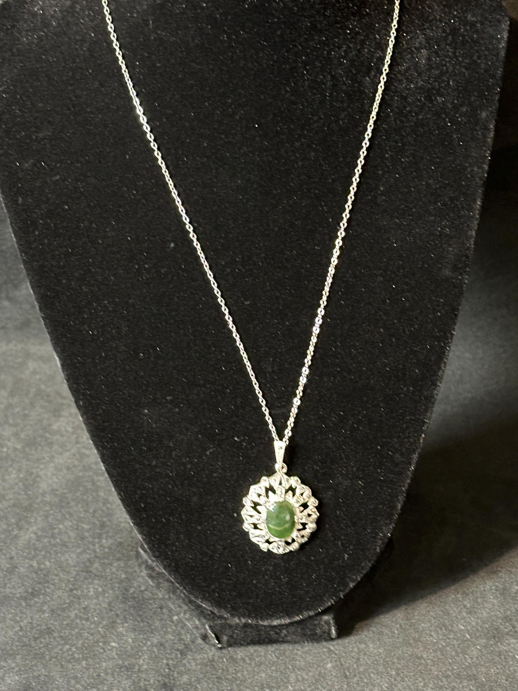 Vintage Sterling Silver and Green Carbachon Pendant Neclace