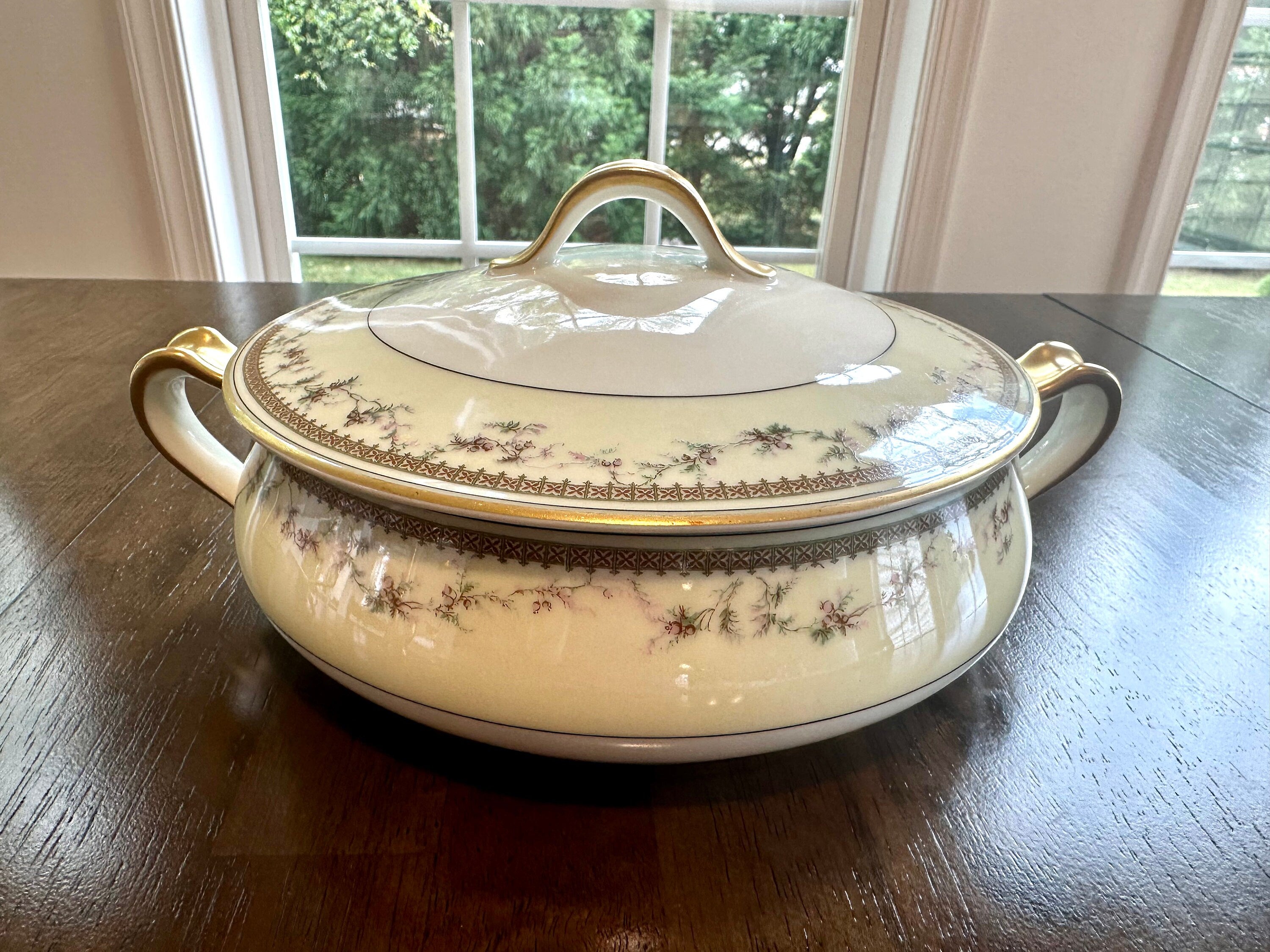 Vintage Haviland Limoges Yale Covered Bowl