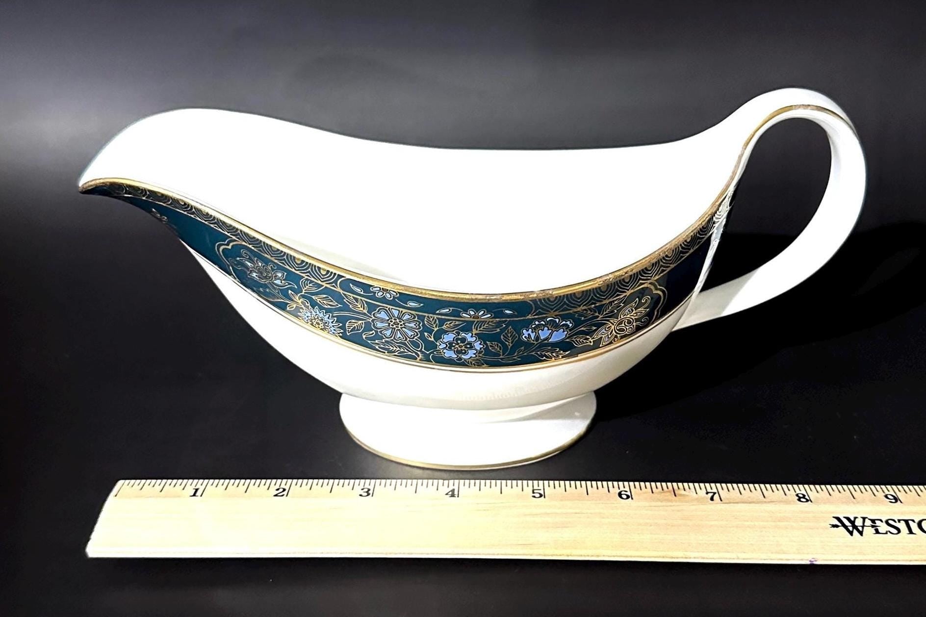 Royal Doulton Carlyle Gravyboat