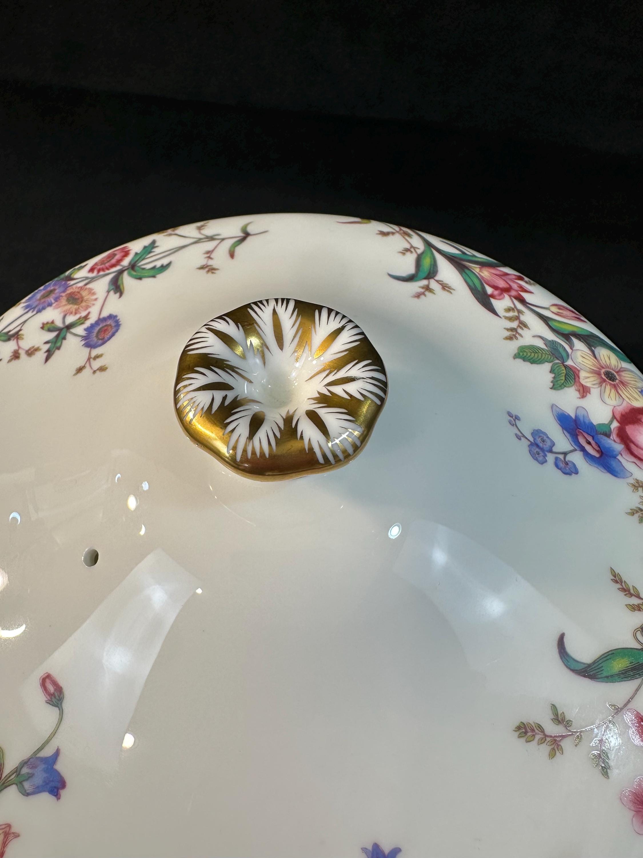 Wedgwood Devon Sprays Covered Serving Bowl