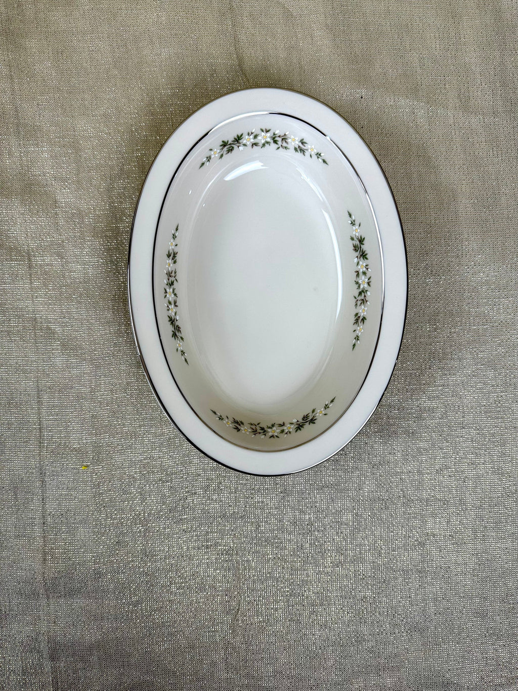 Lenox Brookdale Oval Serving Bowl 8 1/2”