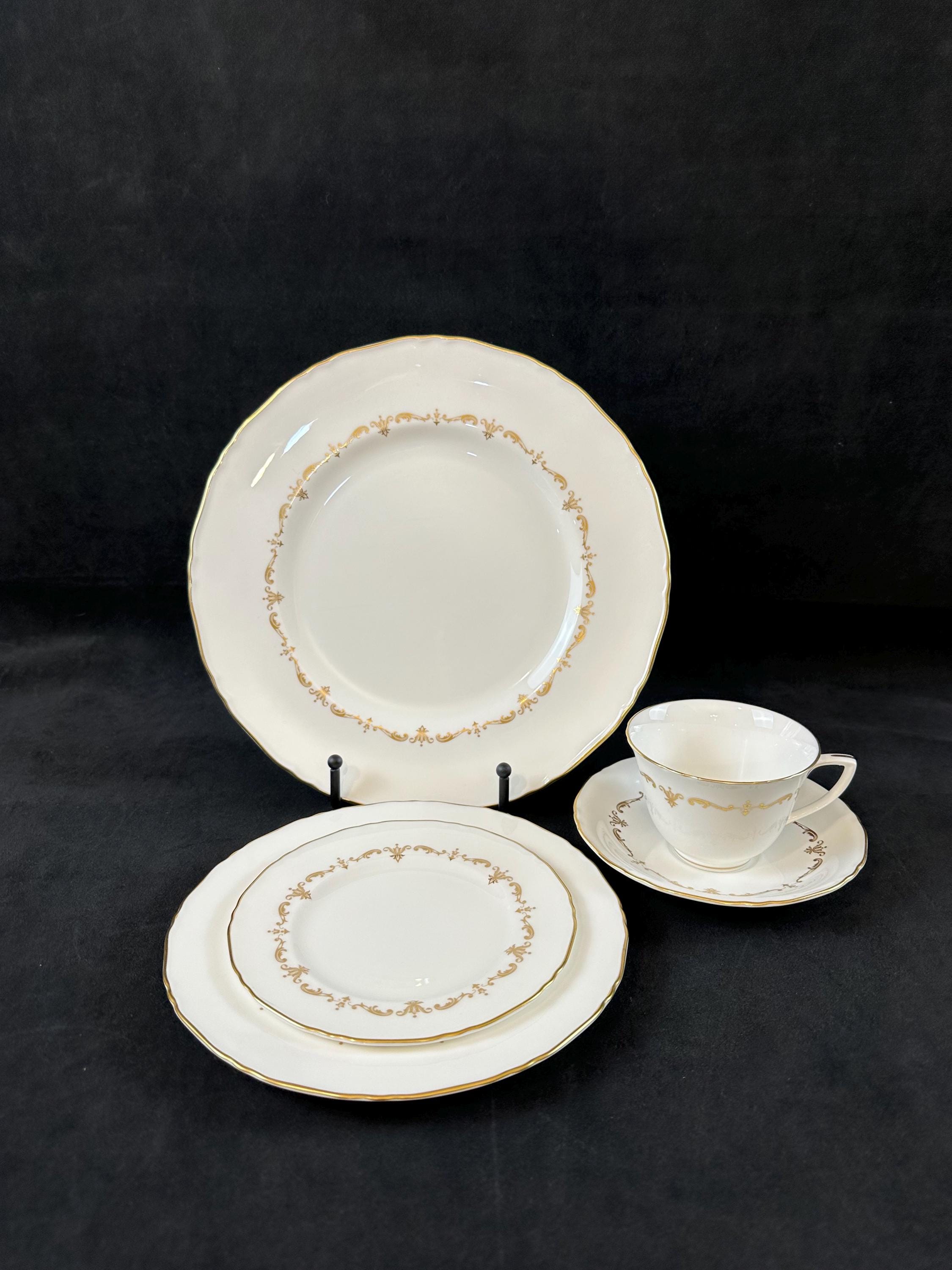 4 Place Settings Royal Worcester Gold Chantilly 20 Pieces
