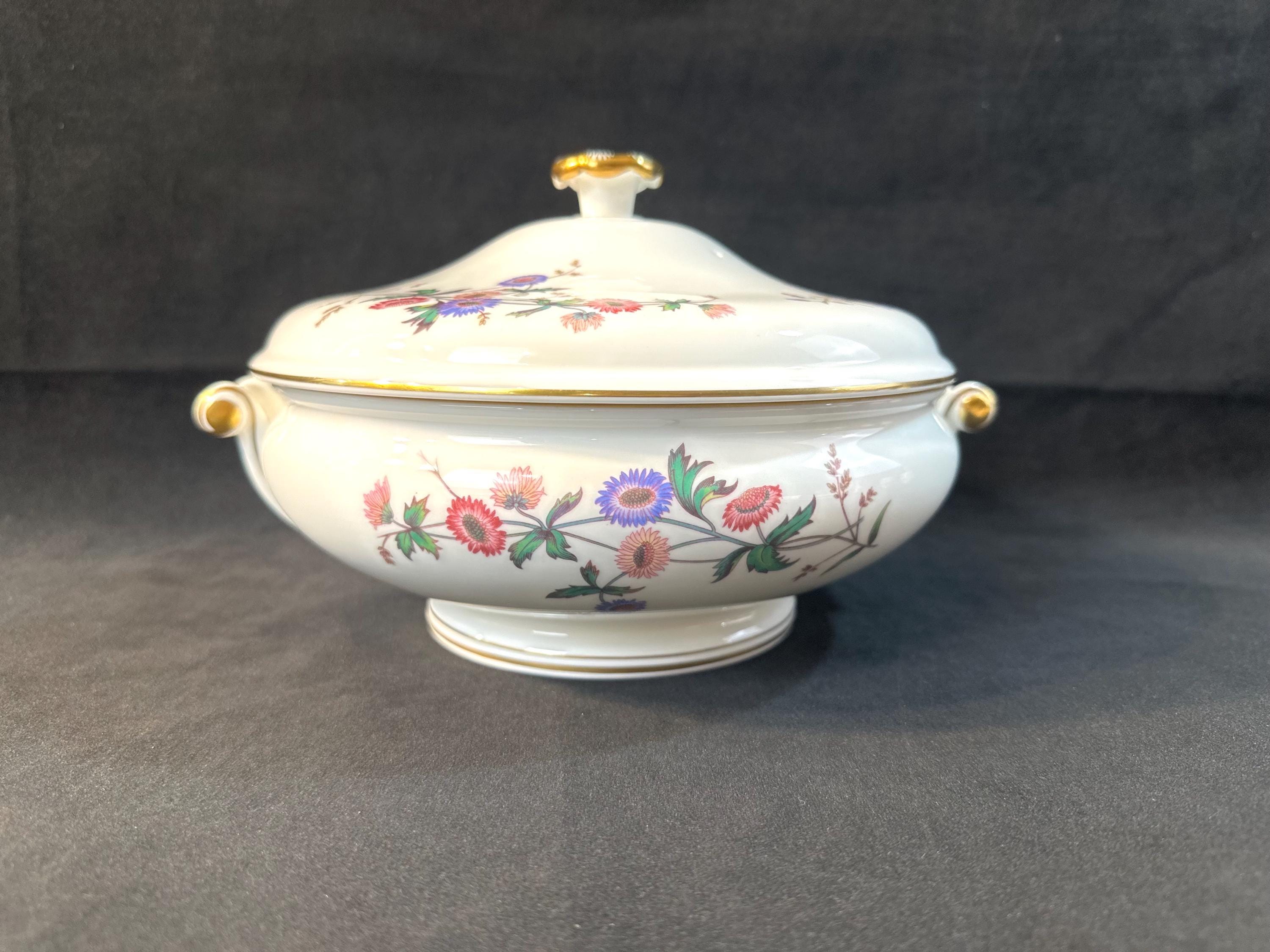 Wedgwood Devon Sprays Covered Serving Bowl