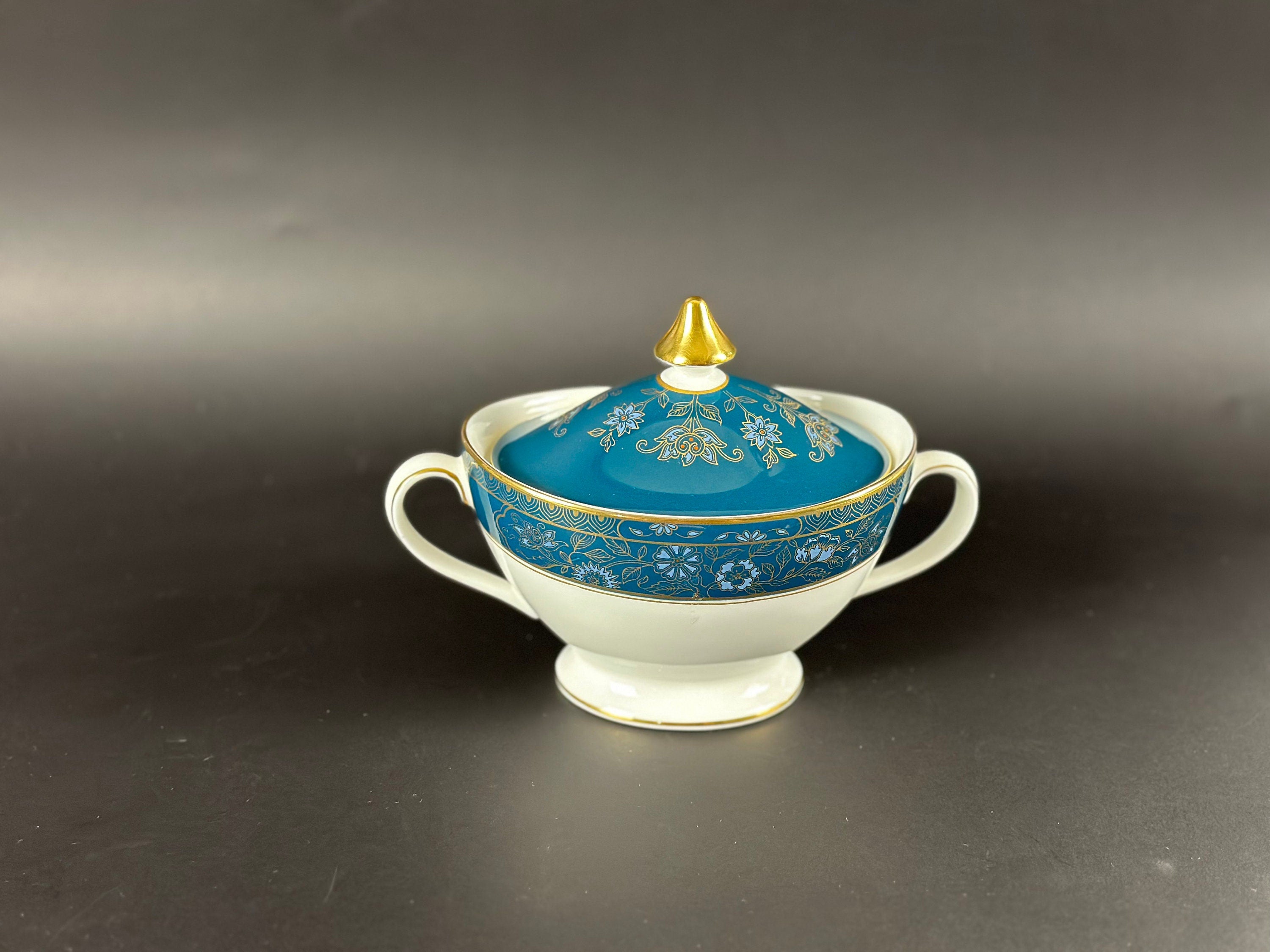 Royal Doulton Sugar Bowl & Lid Carlye