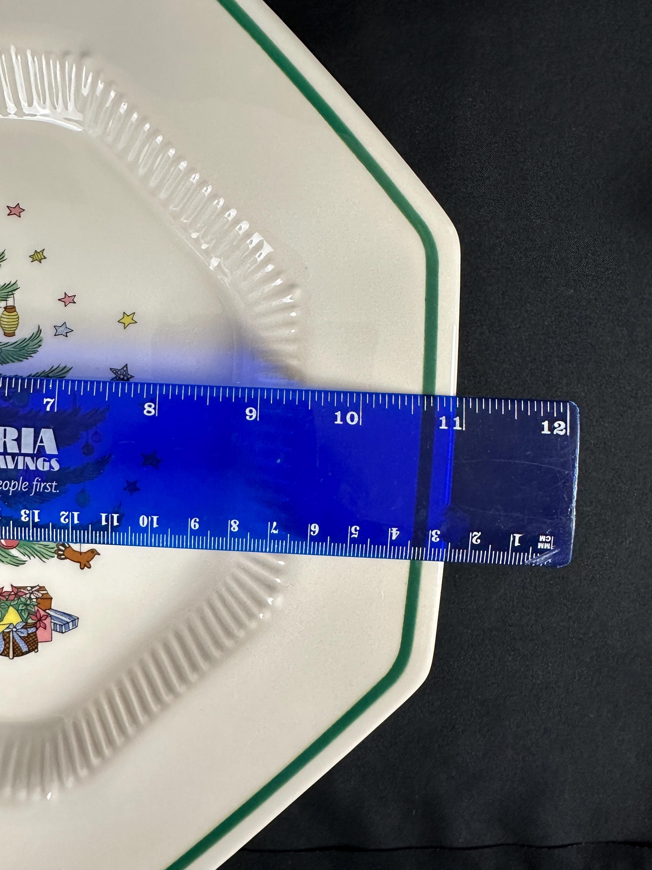 4 Nikko Christmastime Dinner Plates