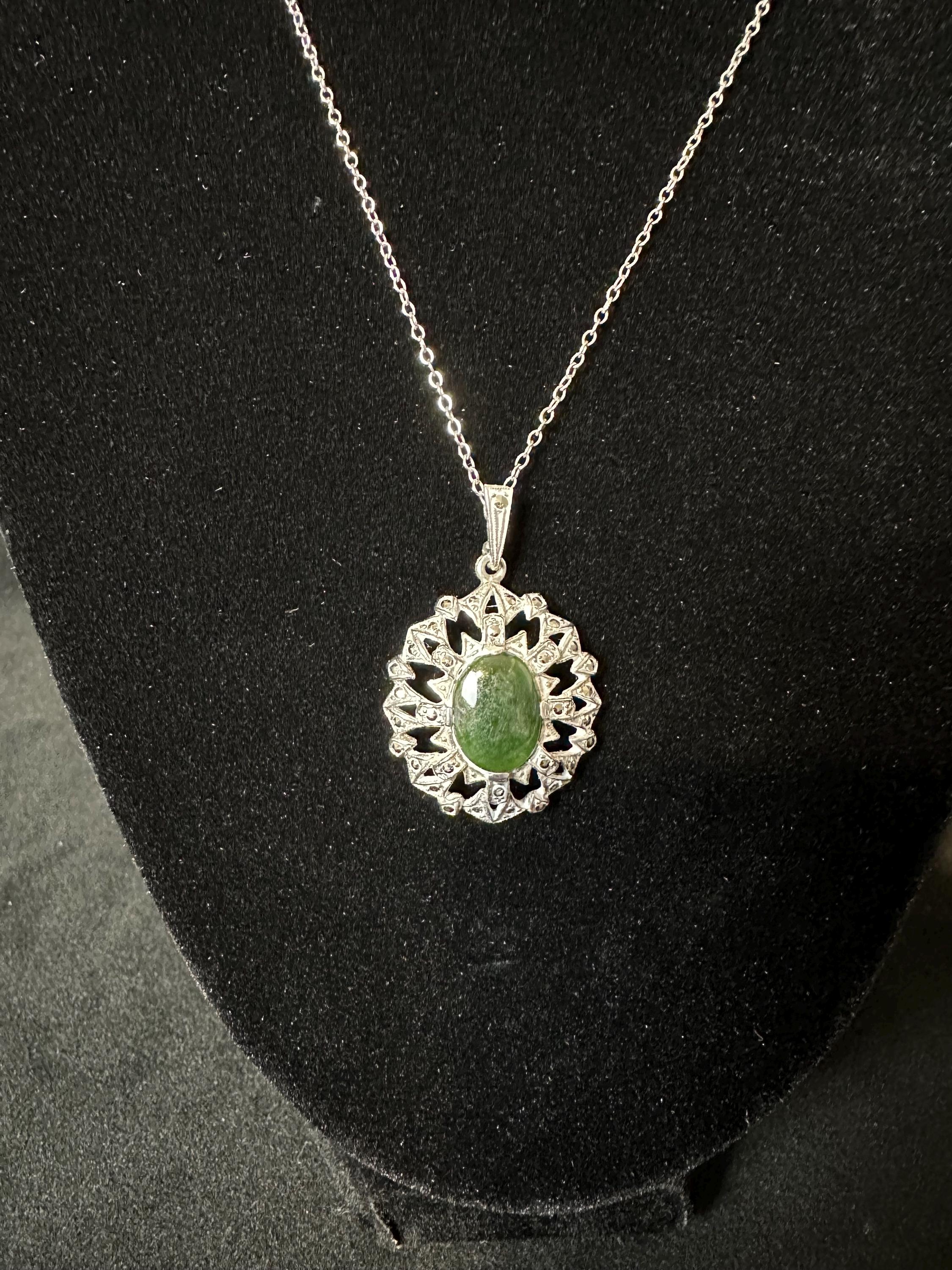 Vintage Sterling Silver and Green Carbachon Pendant Neclace
