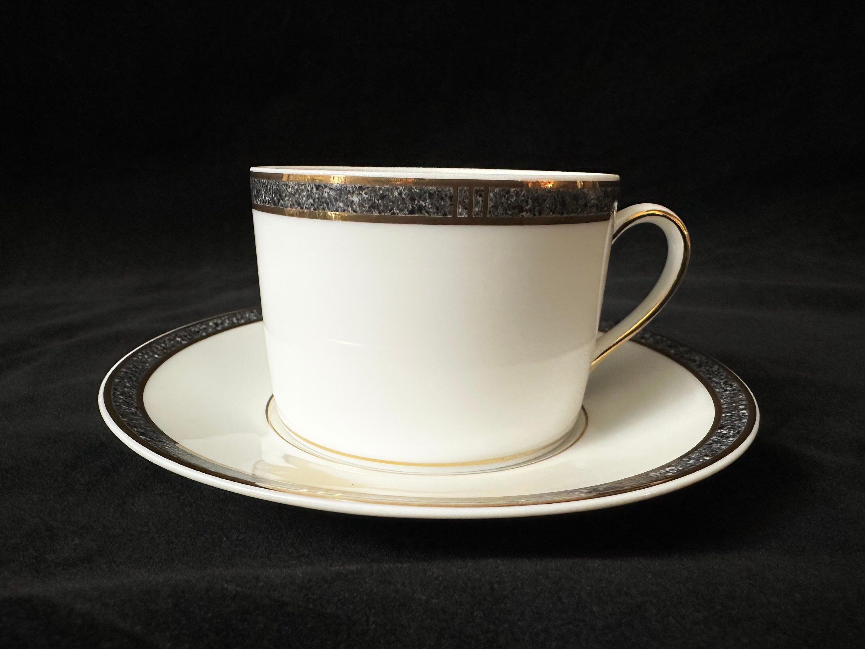 Place Settings of Bernardaud Antinea Anthracite