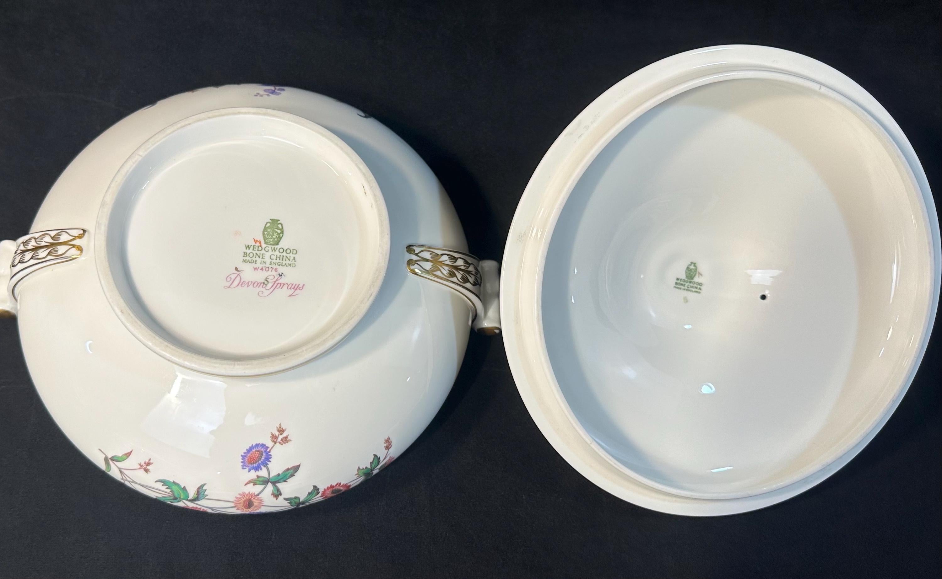 Wedgwood Devon Sprays Covered Serving Bowl