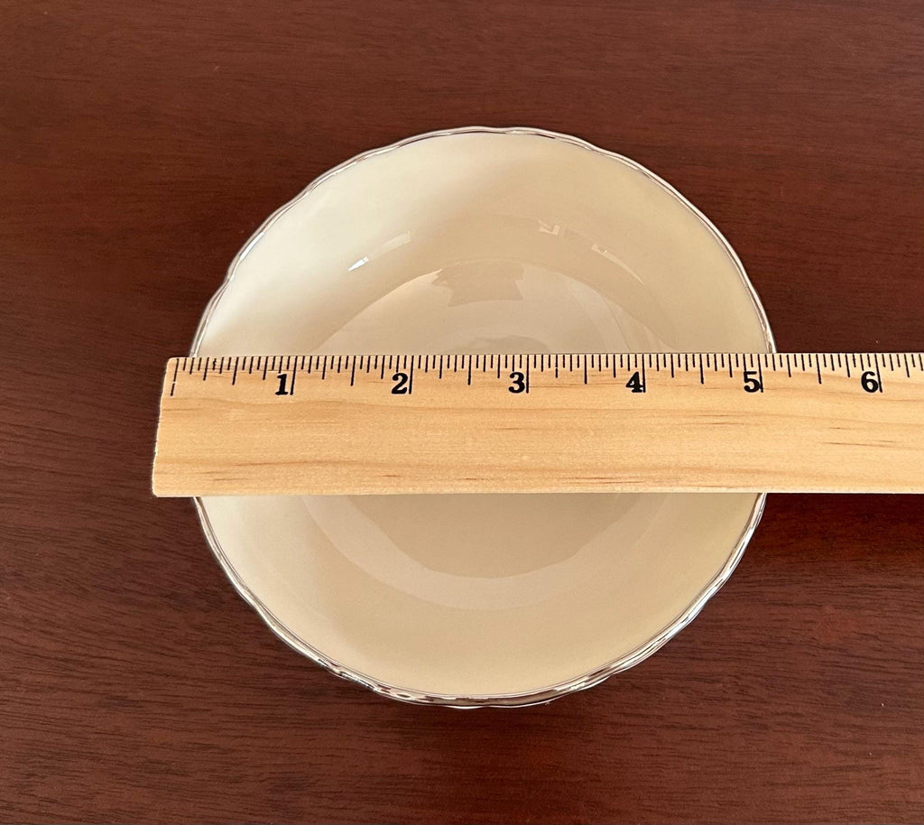 7 Lenox Weatherly Coupe Cereal Bowls