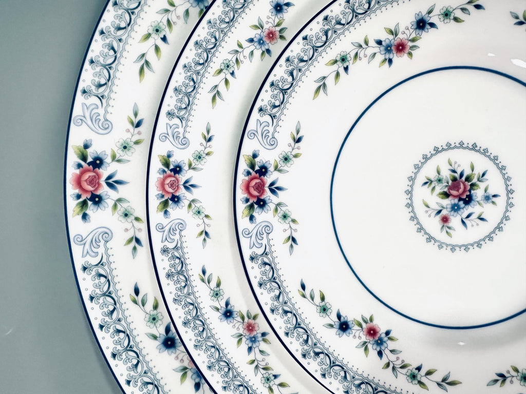 8 Place Settings of Wedgwood Rosedale China