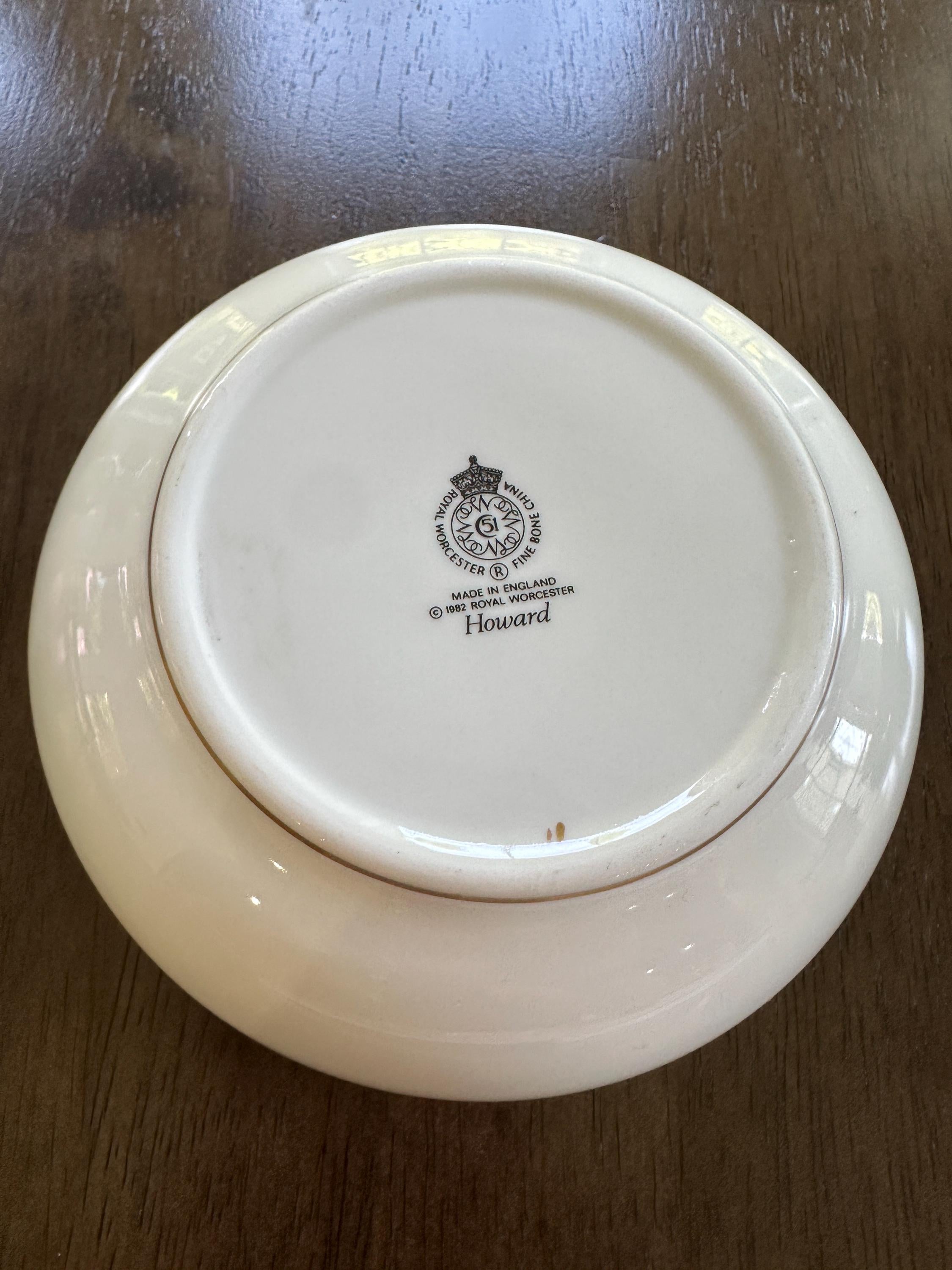 Royal Worcester Howard Leather Green Fruit Bowl