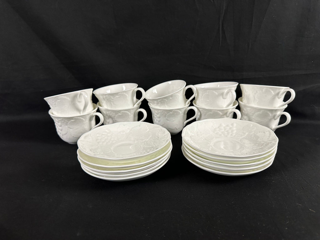 2 Wedgwood Strawberry and Vine Teacups and Saucers