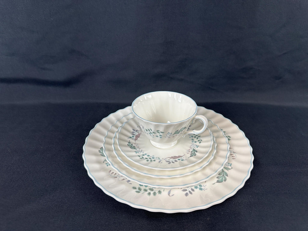 4 Place Settings of Royal Doulton Glen Auldyn