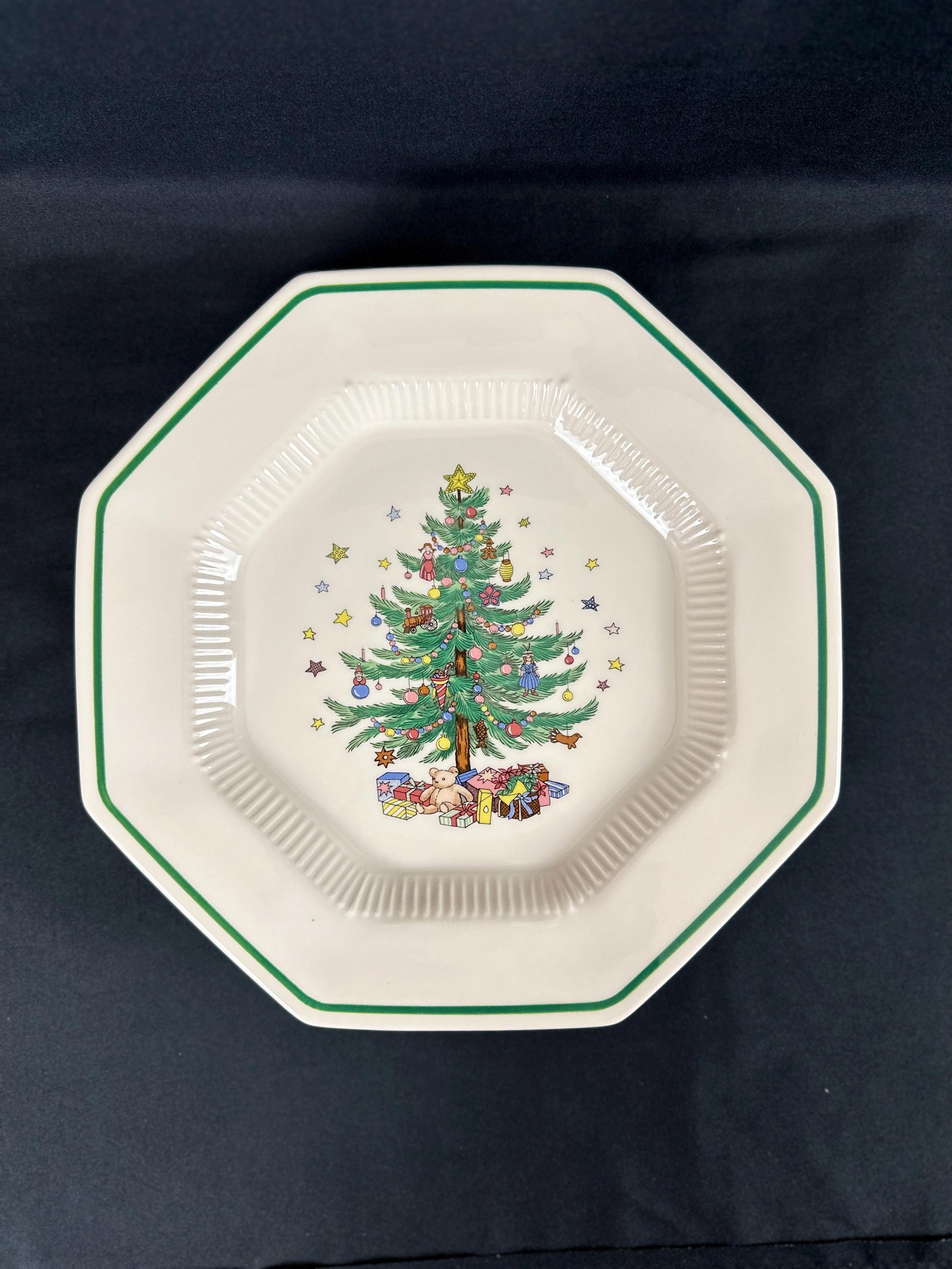 4 Nikko Christmastime Salad/Dessert Plates