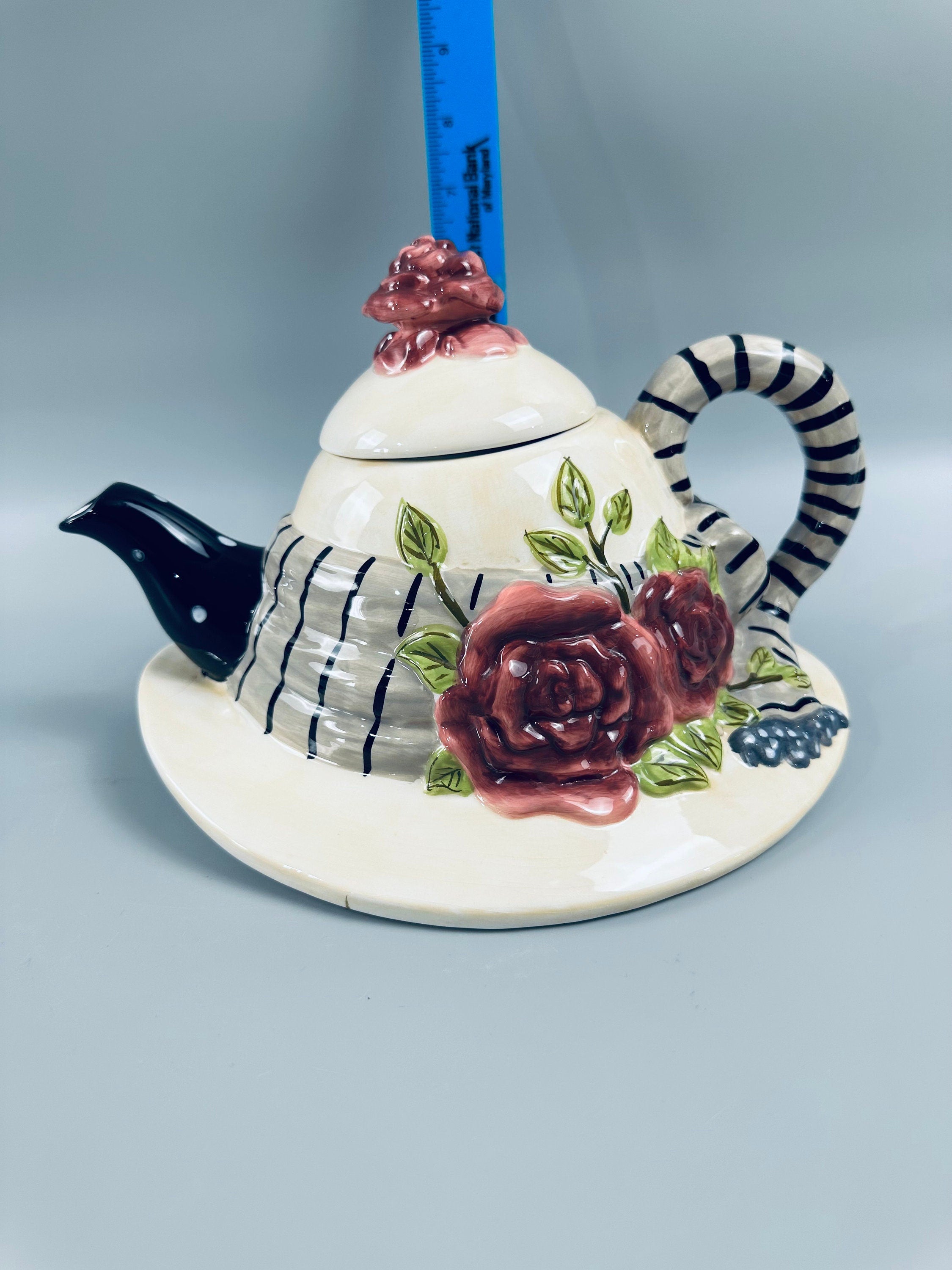 Whimsical Hat Teapot: Vintage Figural Teapot, 6-Cup Capacity