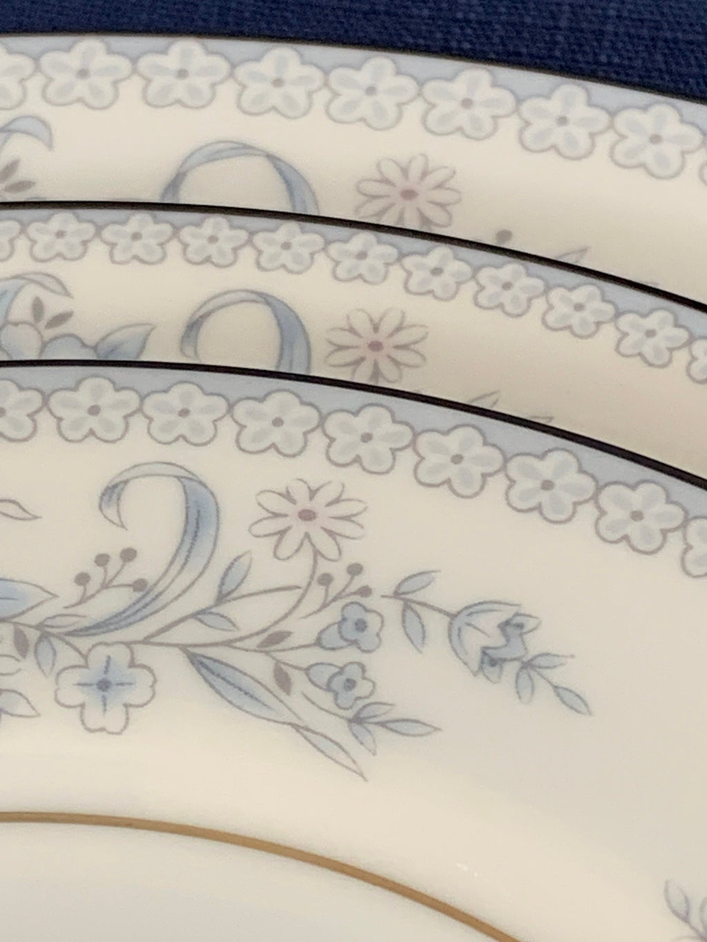 Mikasa Dresden Rose 5 Piece Place Setting