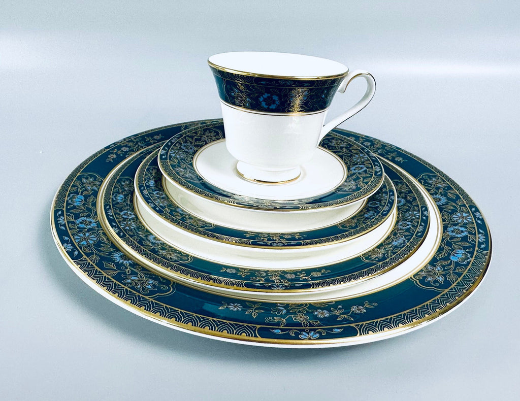 Royal Doulton Carlyle 5 Piece Place Setting
