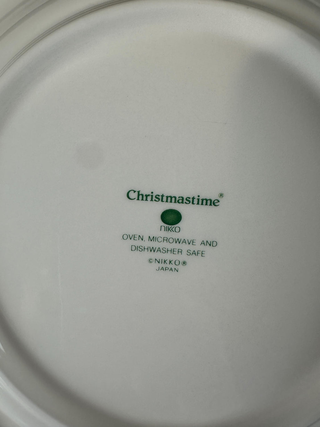 4 Nikko Christmastime Dinner Plates