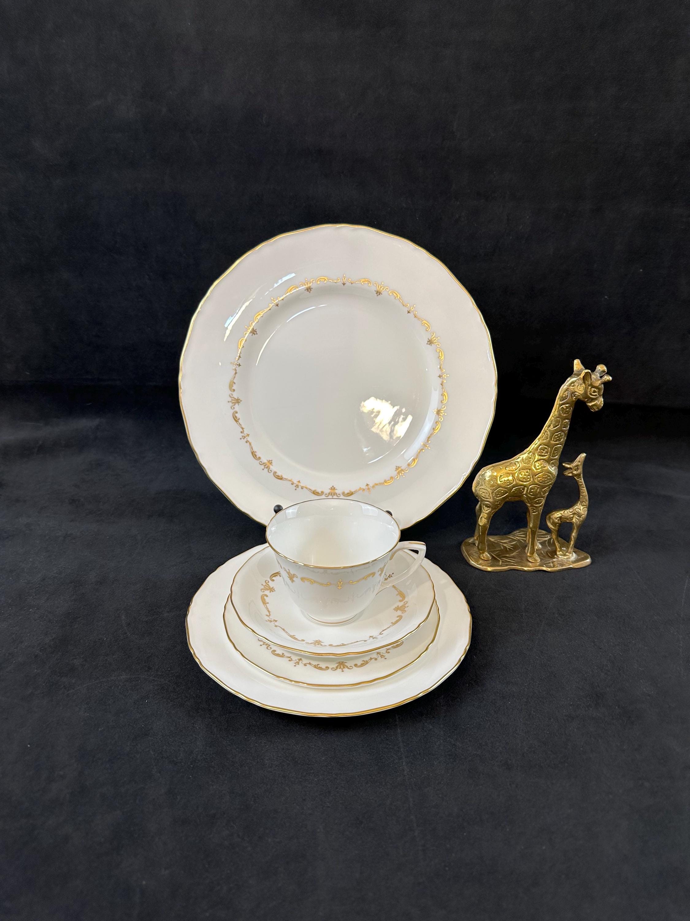 4 Place Settings Royal Worcester Gold Chantilly 20 Pieces