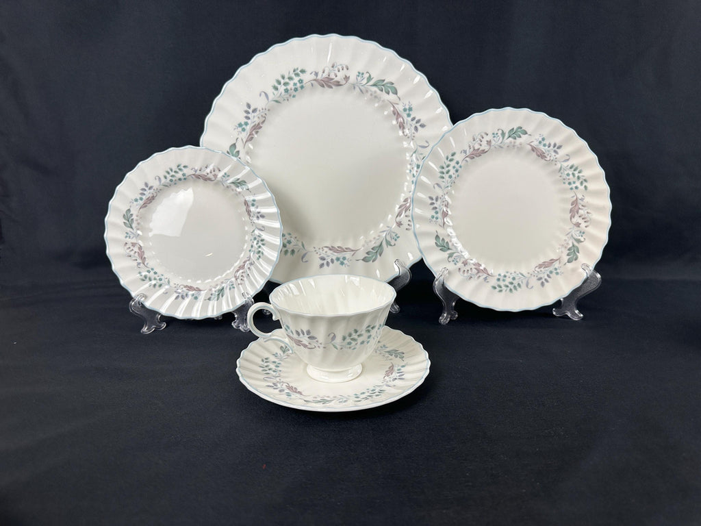 4 Place Settings of Royal Doulton Glen Auldyn