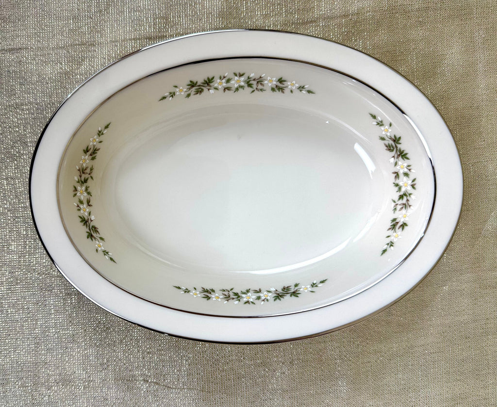 Lenox Brookdale Oval Serving Bowl 9 3/4”