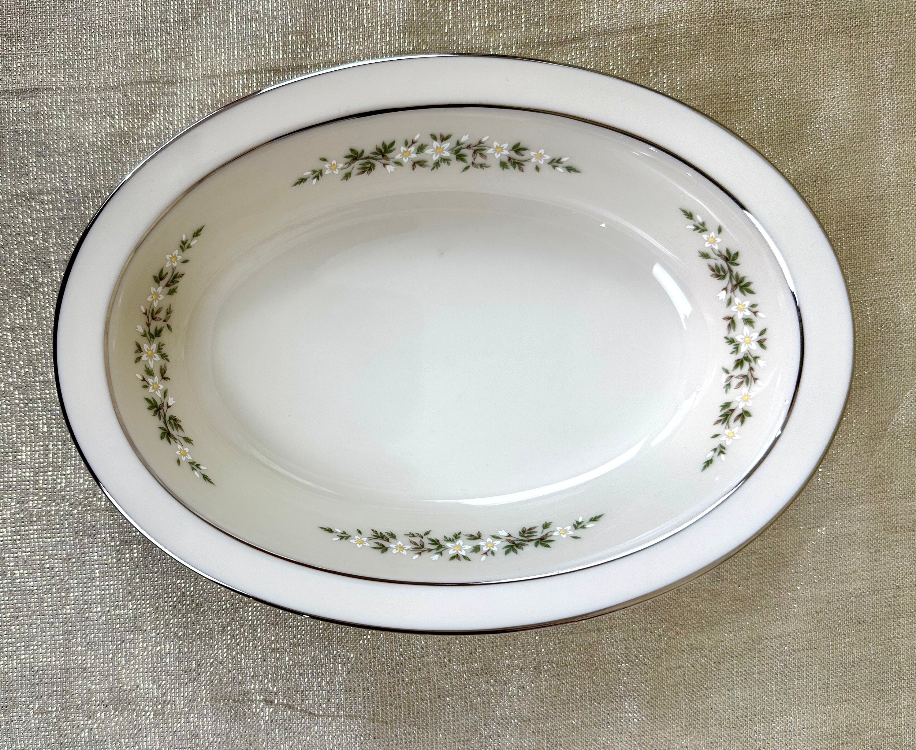 Lenox Brookdale Oval Serving Bowl 9 3/4”