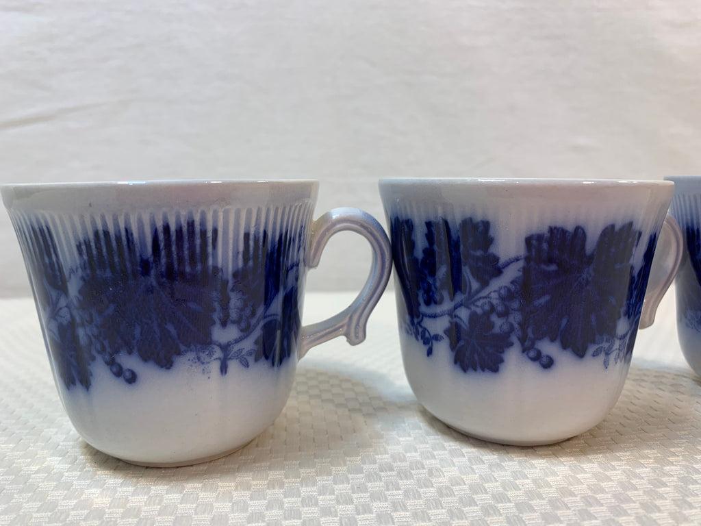 4 Gelfe Flow Blue Vinranka Teacups