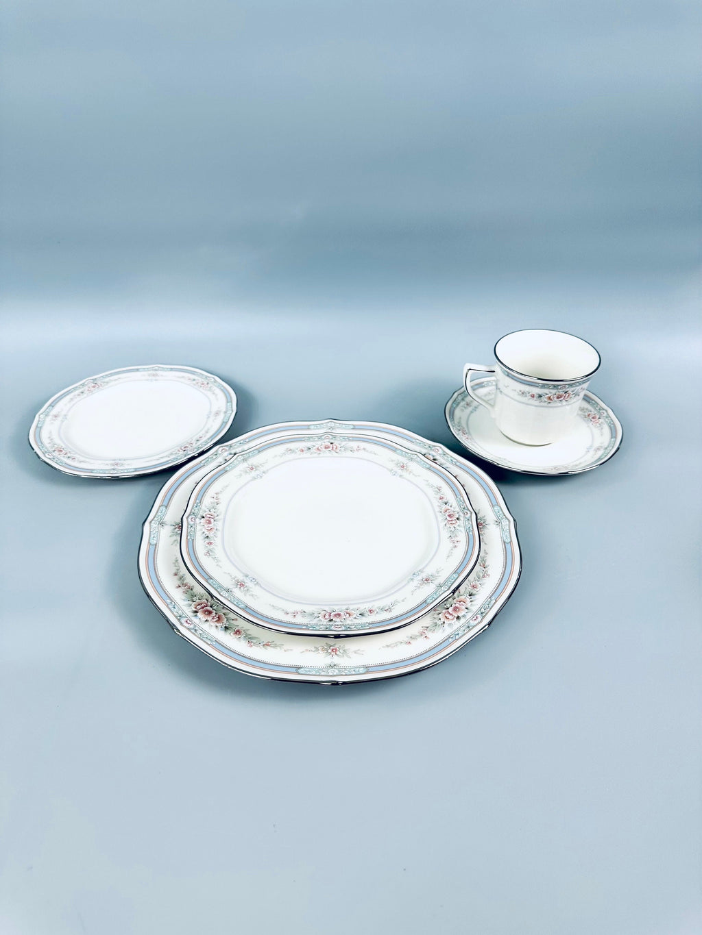 Noritake Rothschild 5 Piece Place Setting