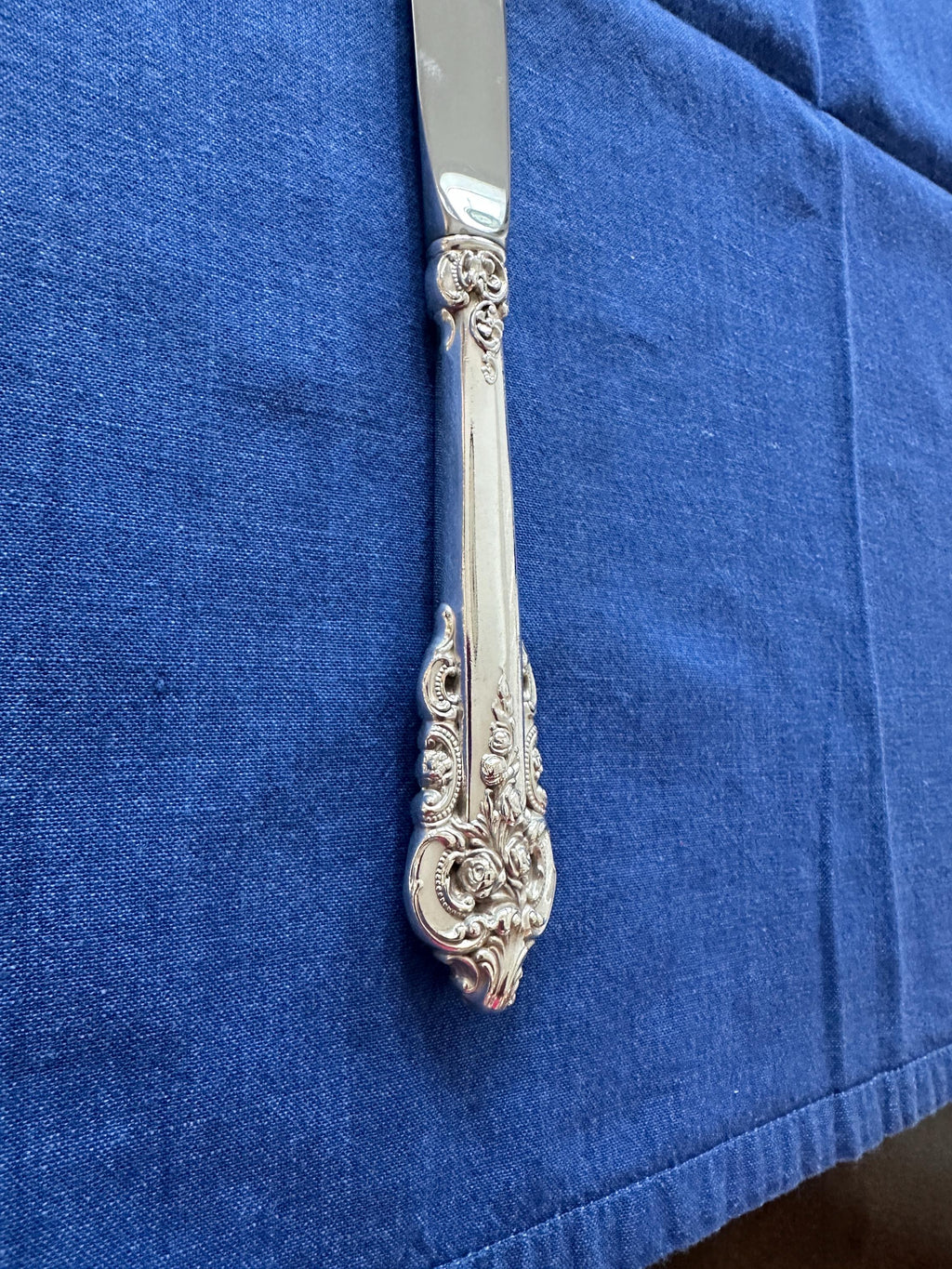 Wallace Grande Baroque Place Knife Sterling Handle
