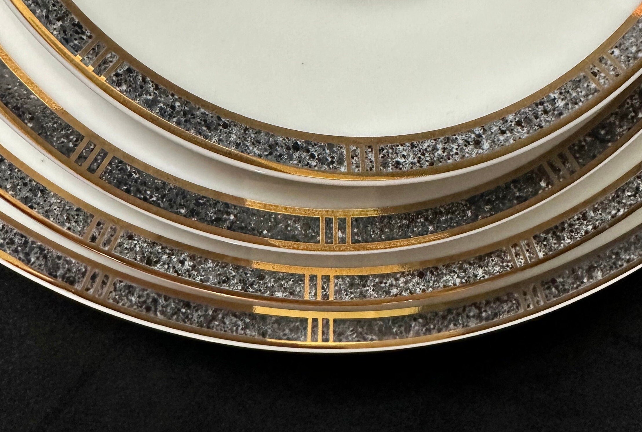 Place Settings of Bernardaud Antinea Anthracite