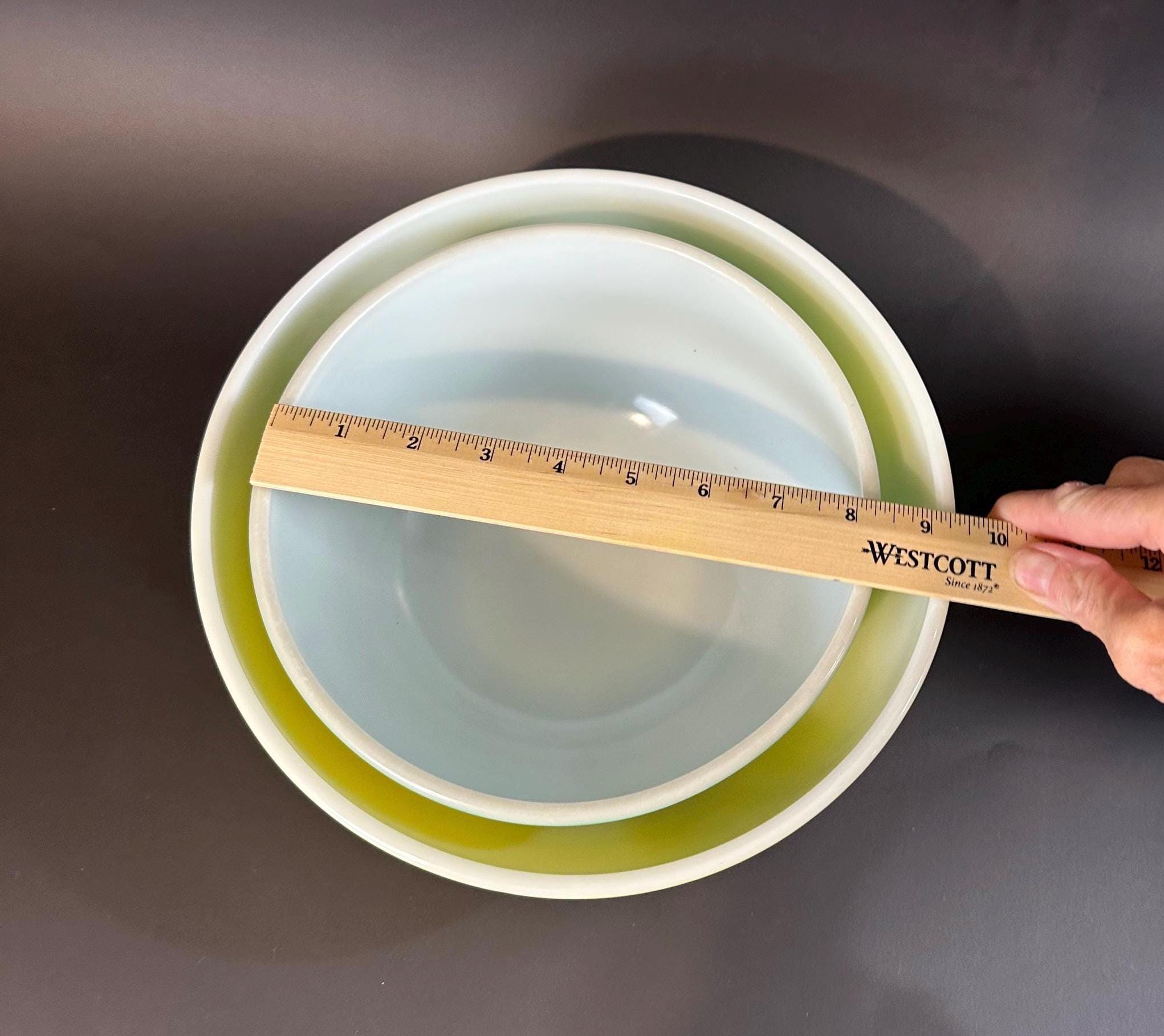 Three Pyrex Nesting MixingBowls