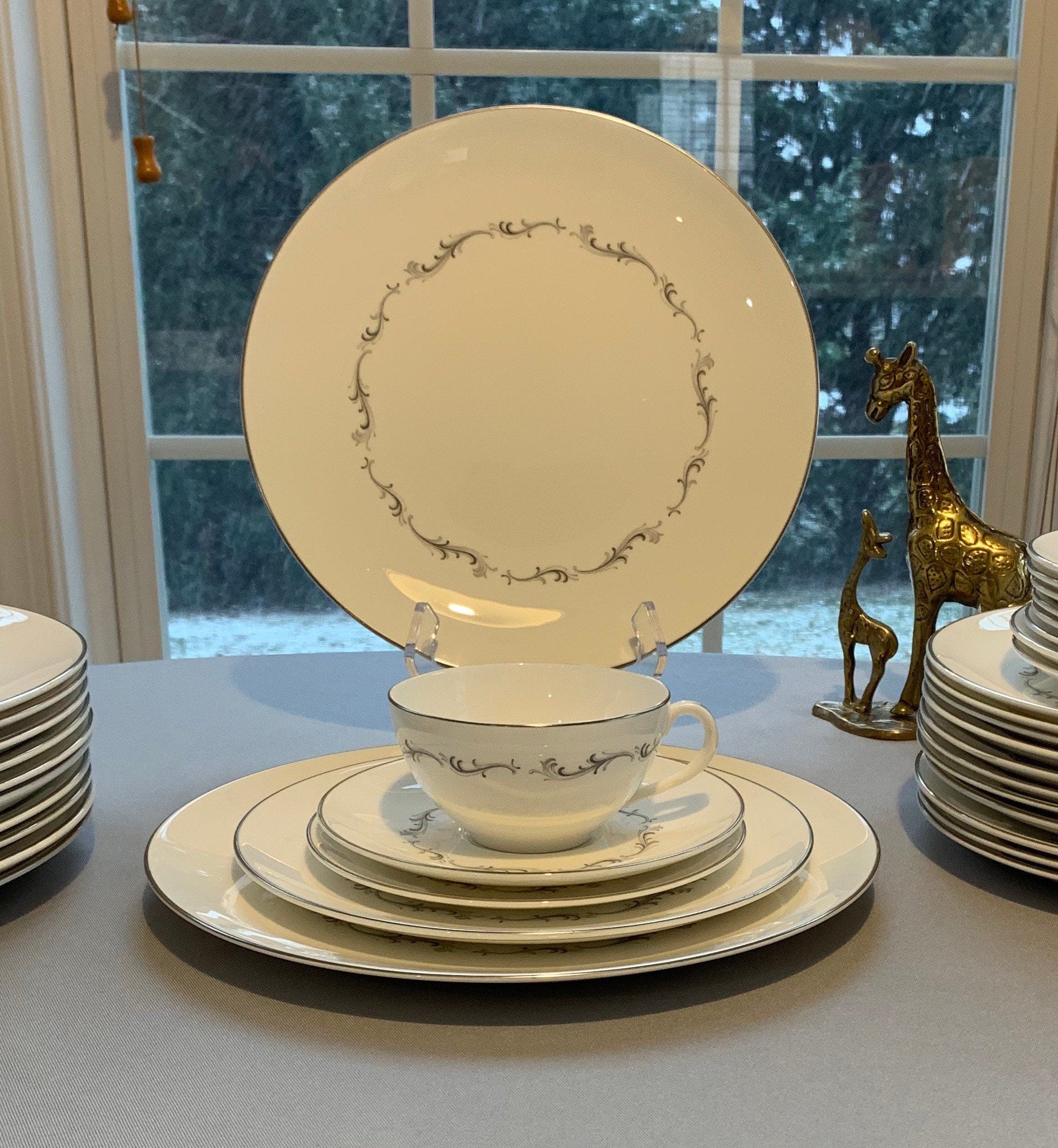 Royal Doulton Coronet 5 Piece Place Setting