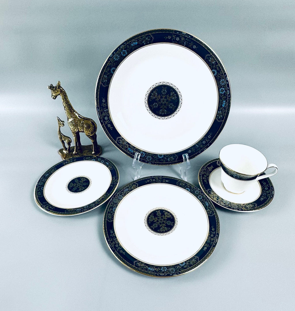 Royal Doulton Carlyle 5 Piece Place Setting