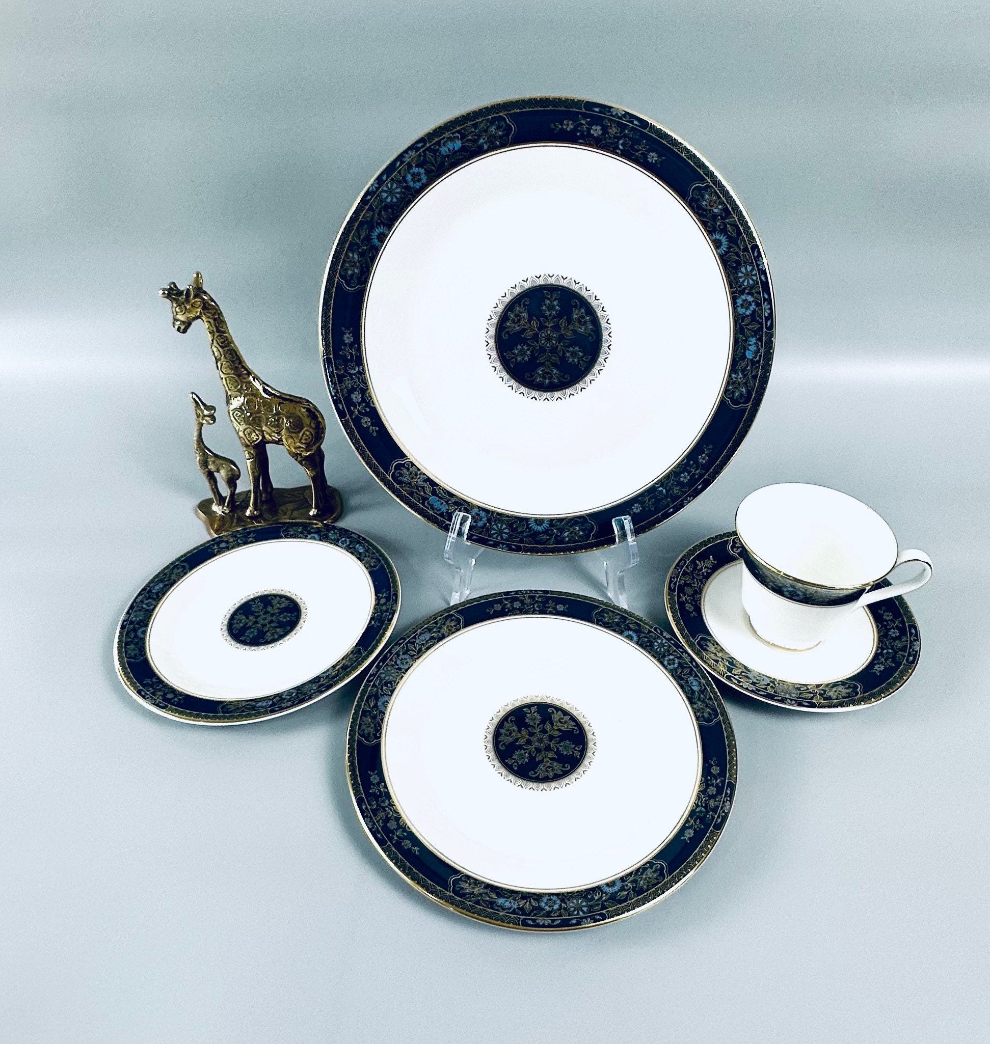 Royal Doulton Carlyle 5 Piece Place Setting