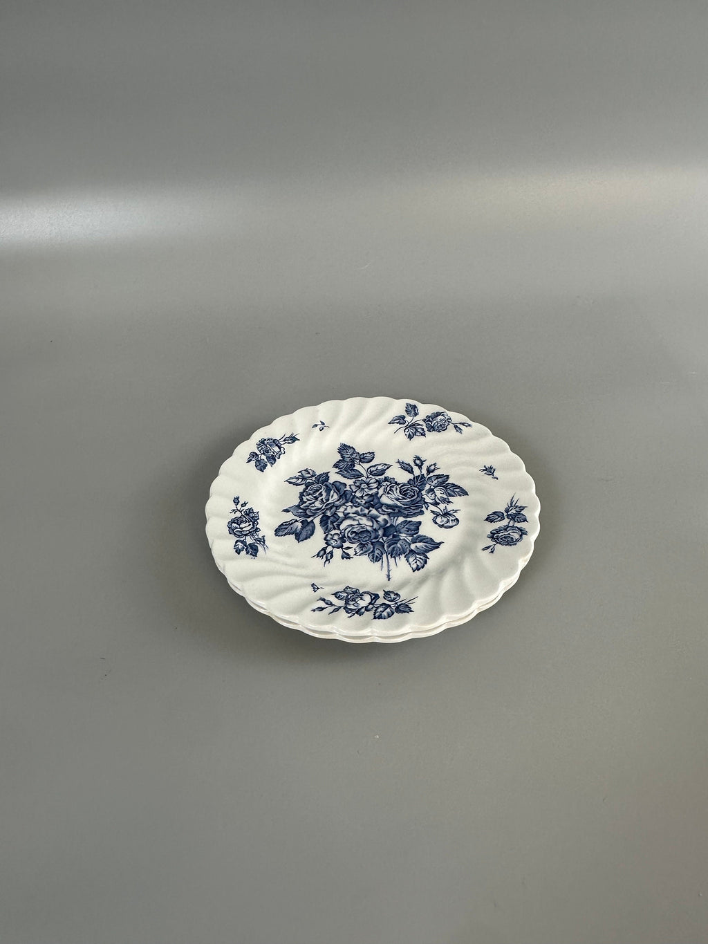 2 Johnson Brothers Devon Sprays Bread Plates