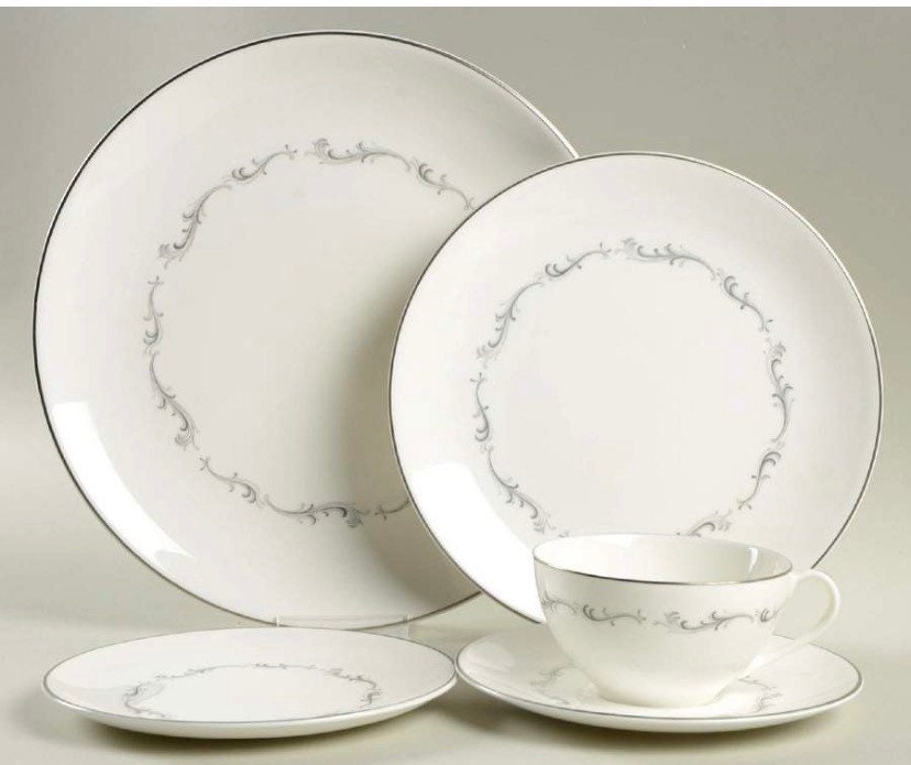 Royal Doulton Coronet 5 Piece Place Setting