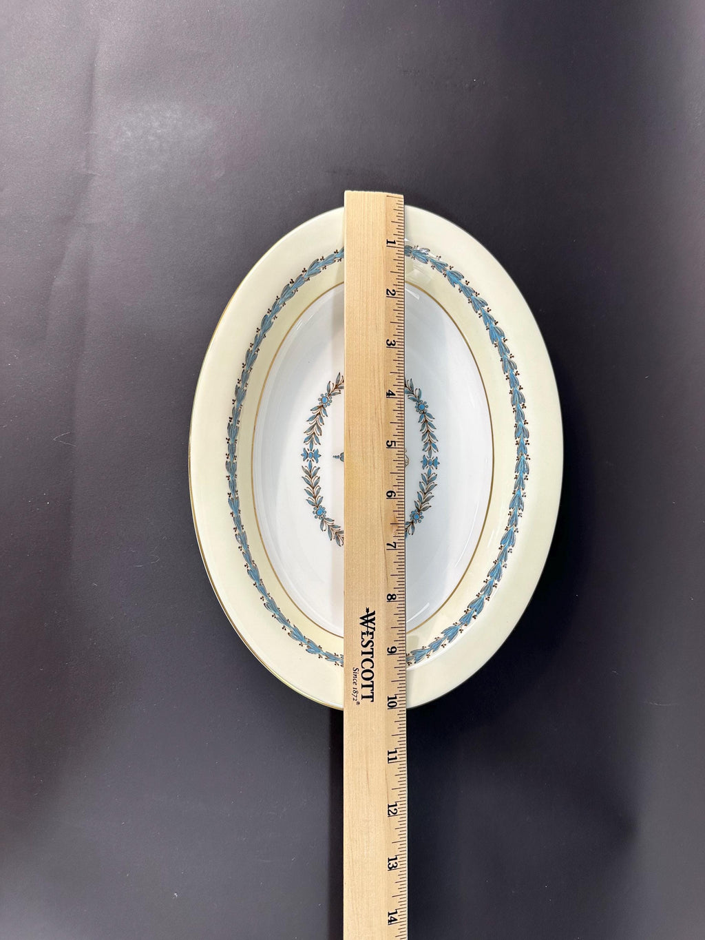 Oval Vegetable Bowl in Wedgwood Appledore