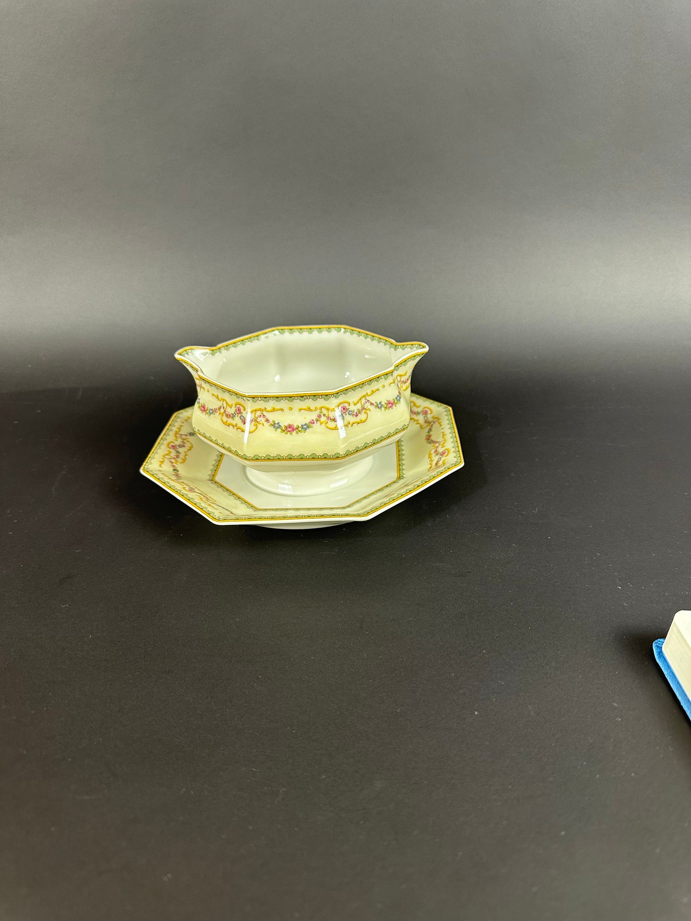 Haviland Venice Limoges Gravyboat Attached Underplate