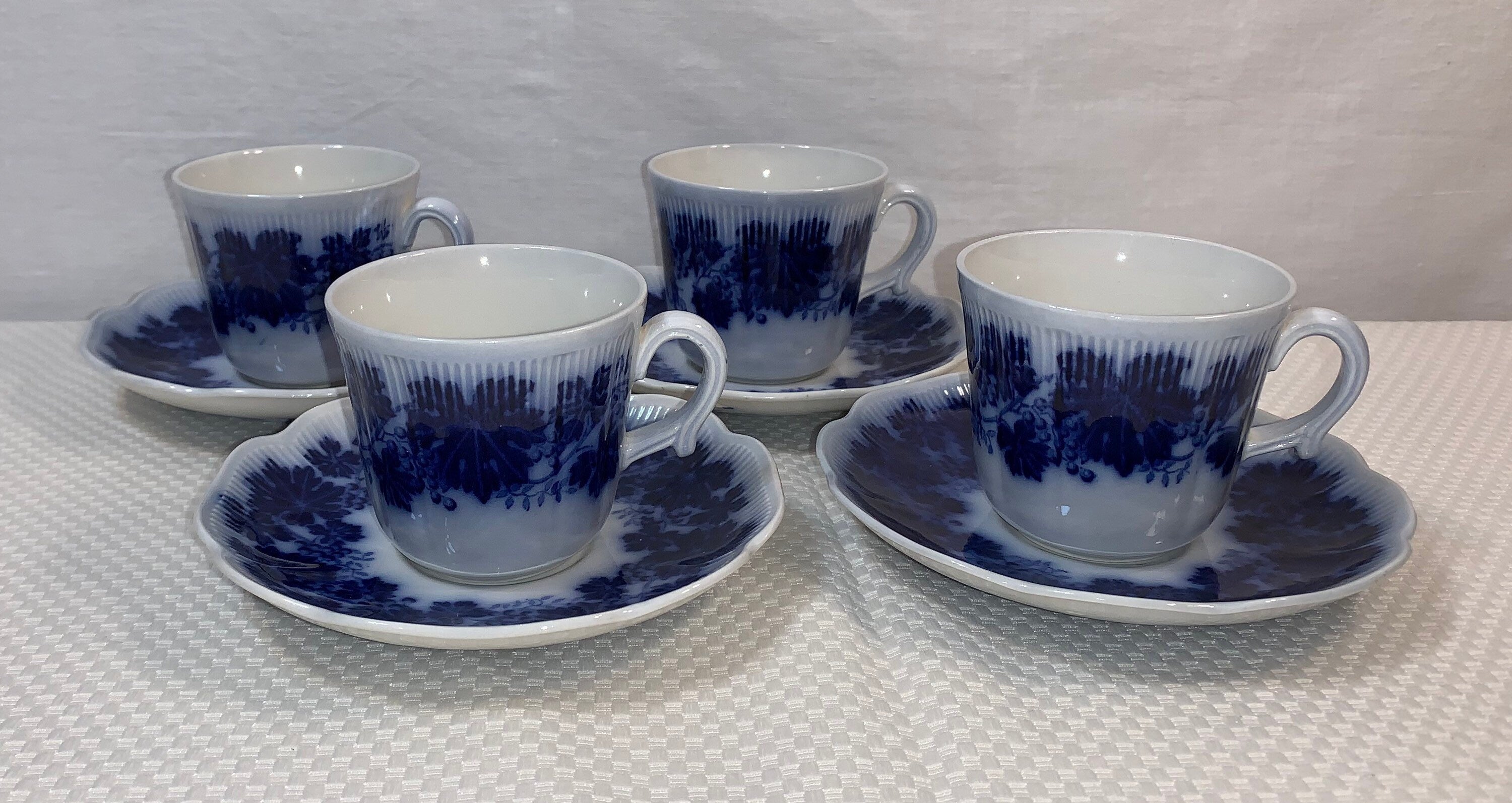 4 Gelfe Vinranka Flow Blue Teacups and Saucers