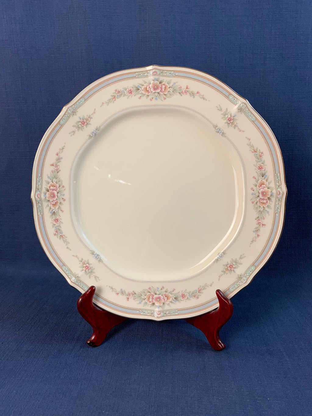 Noritake Rothschild Chop Plate Round Platter