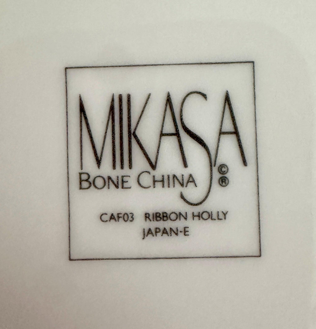 4 Mikasa Ribbon Holly Dinner Plates