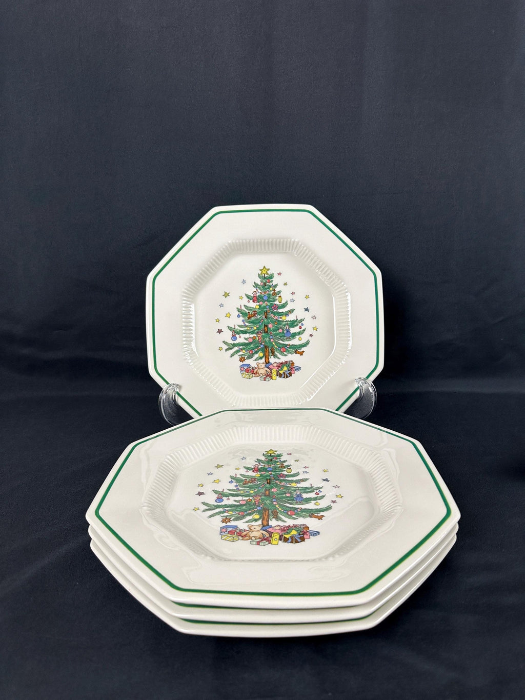 4 Nikko Christmastime Dinner Plates