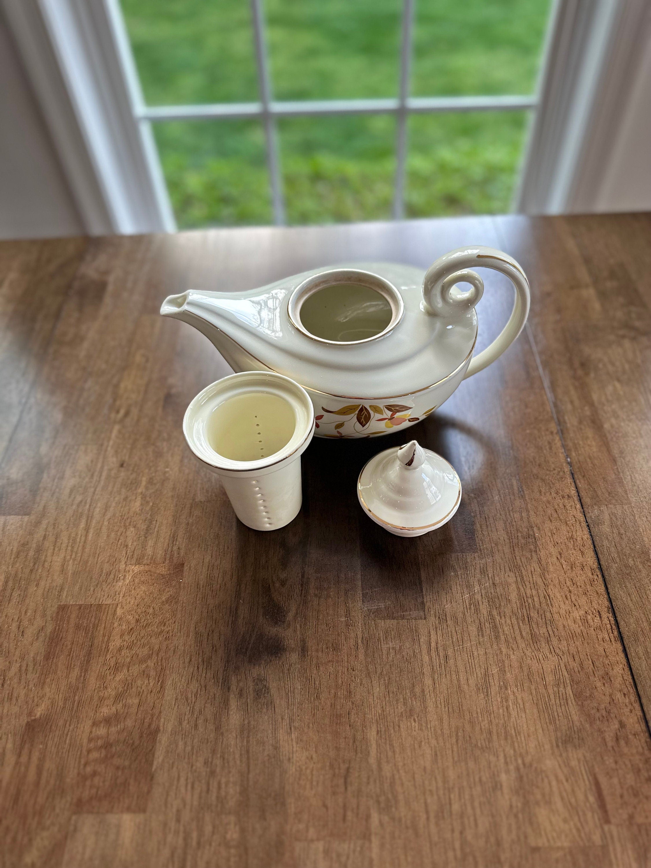 Vintage Hall Autumn Leaf Aladdin Teapot