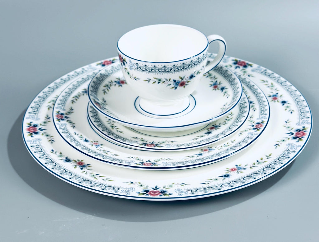 8 Place Settings of Wedgwood Rosedale China