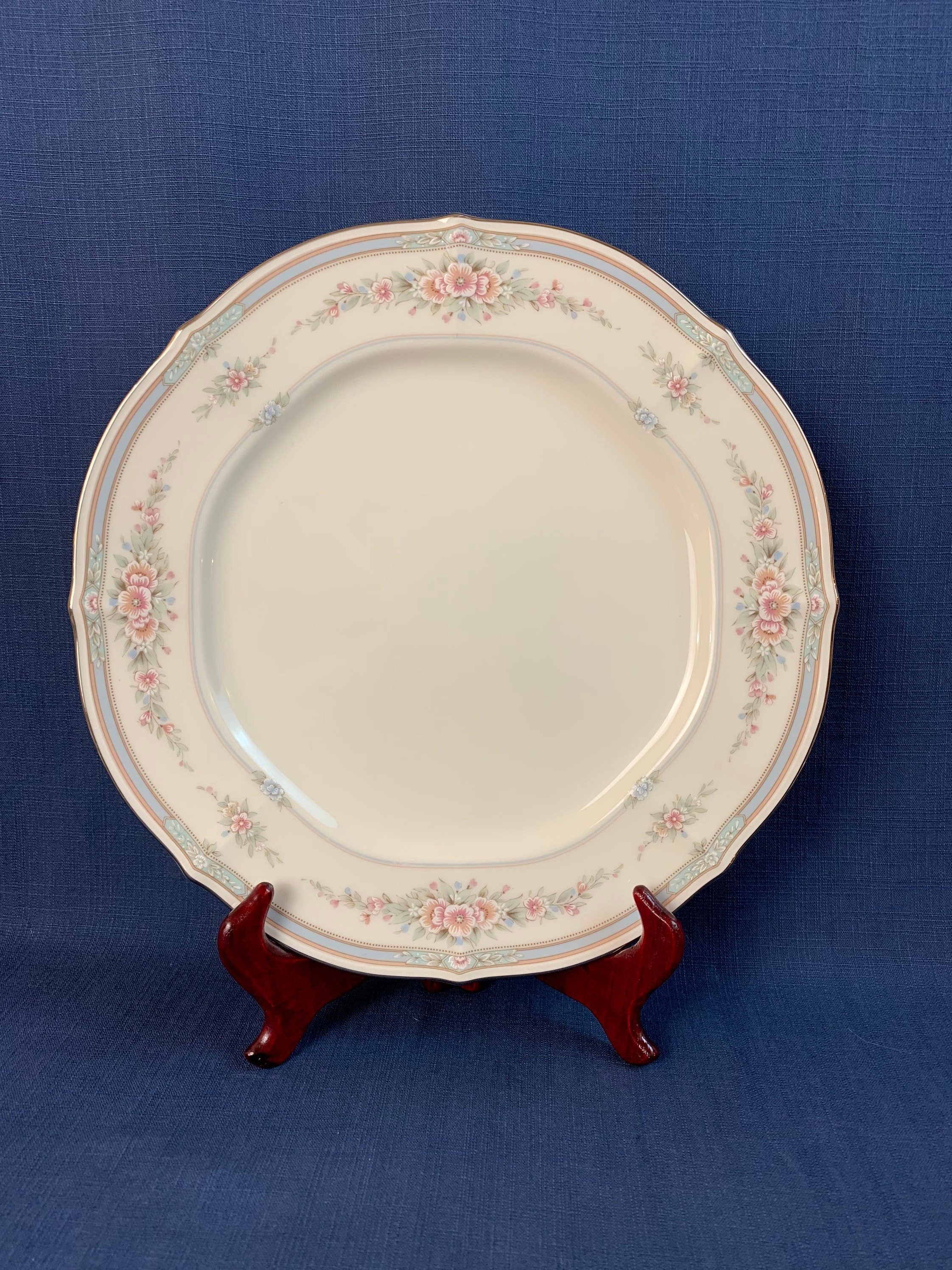 Noritake Rothschild Chop Plate Round Platter