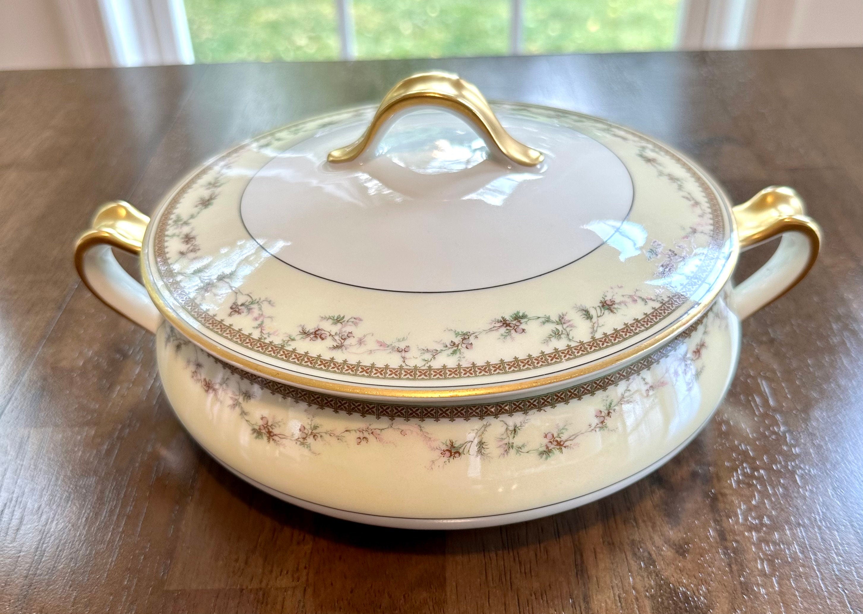 Vintage Haviland Limoges Yale Covered Bowl