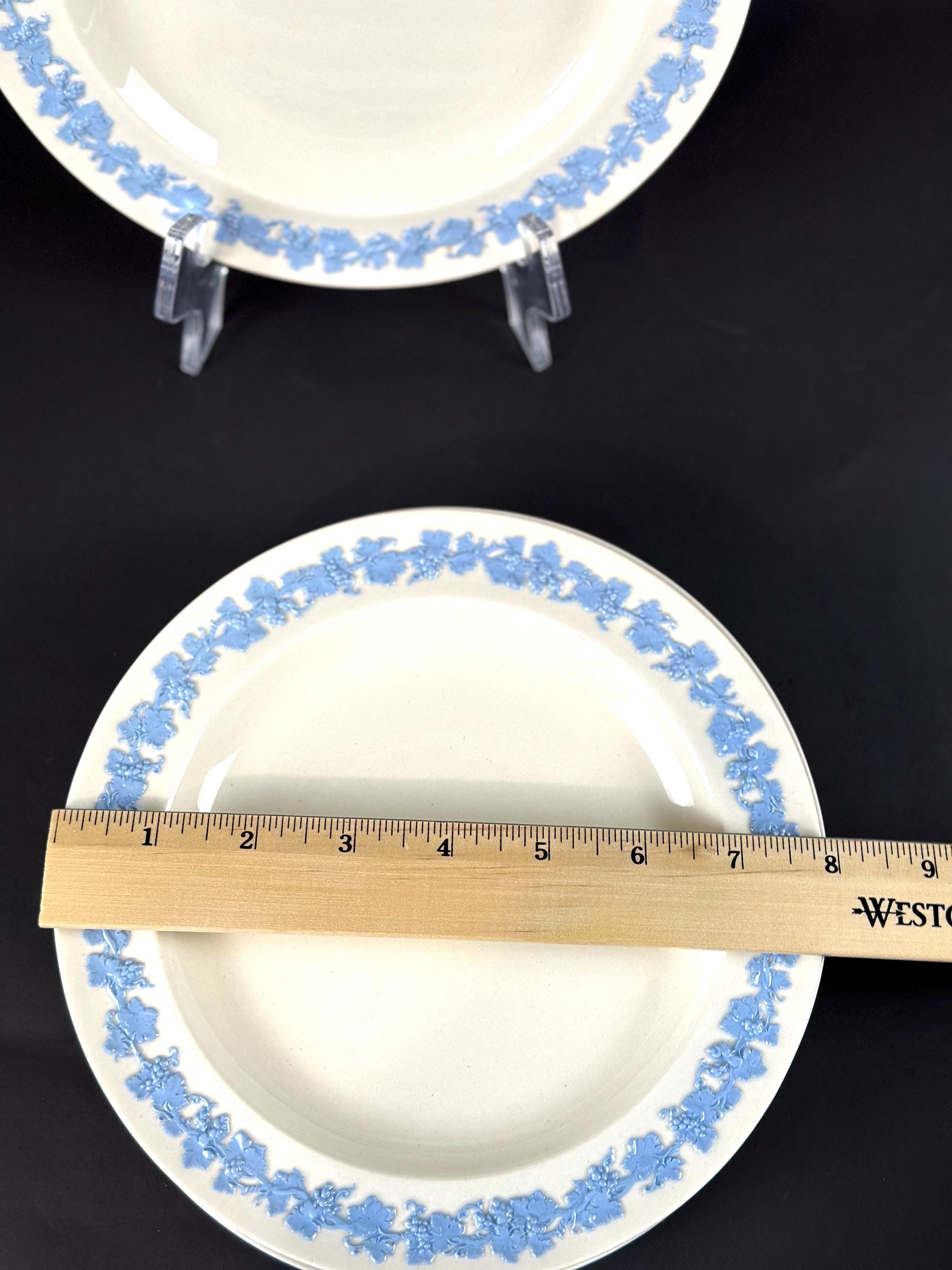 7 Wedgwood Lavender on Cream Salad Plates Plain Edge Queensware