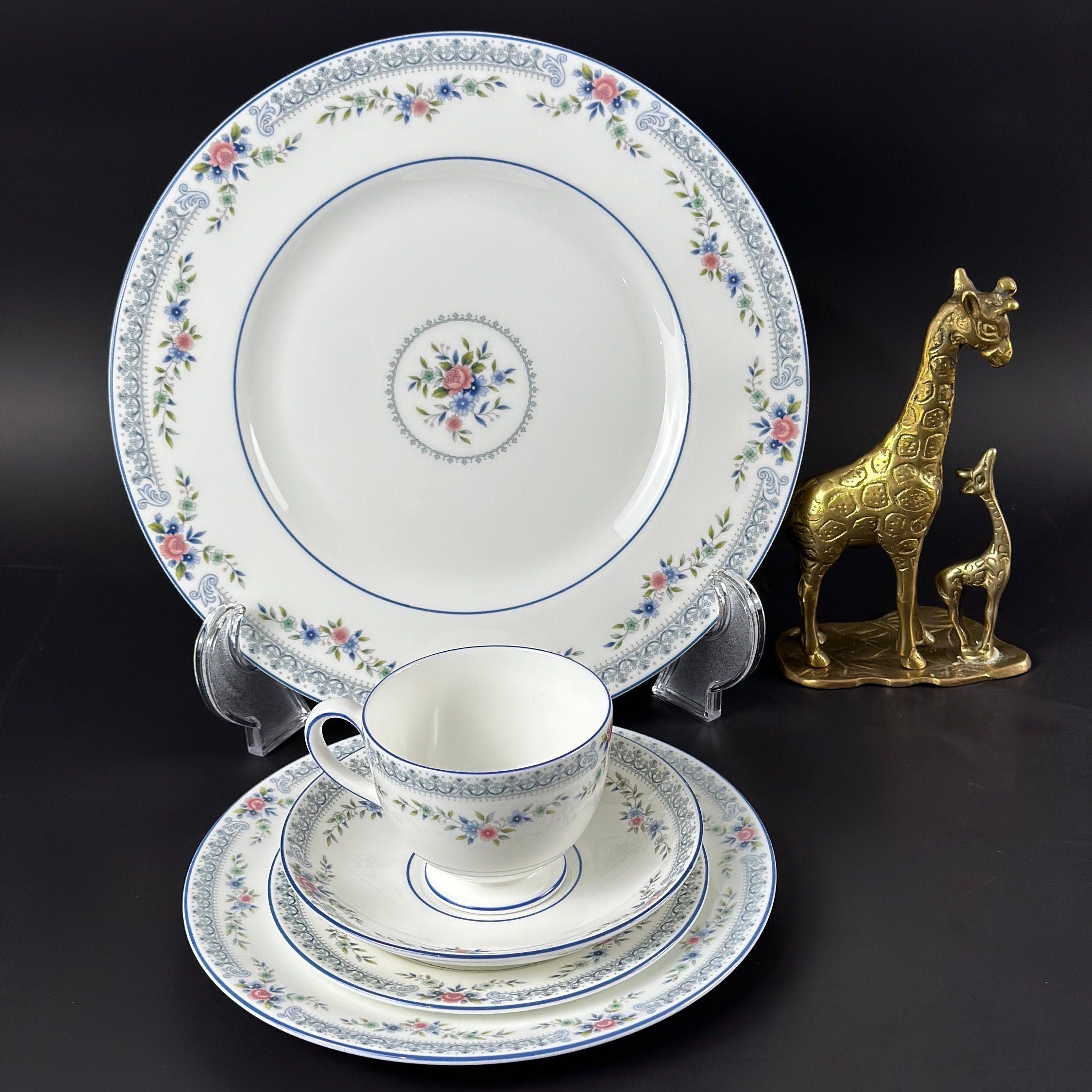 Wedgwood Rosedale Five Piece Place Setting
