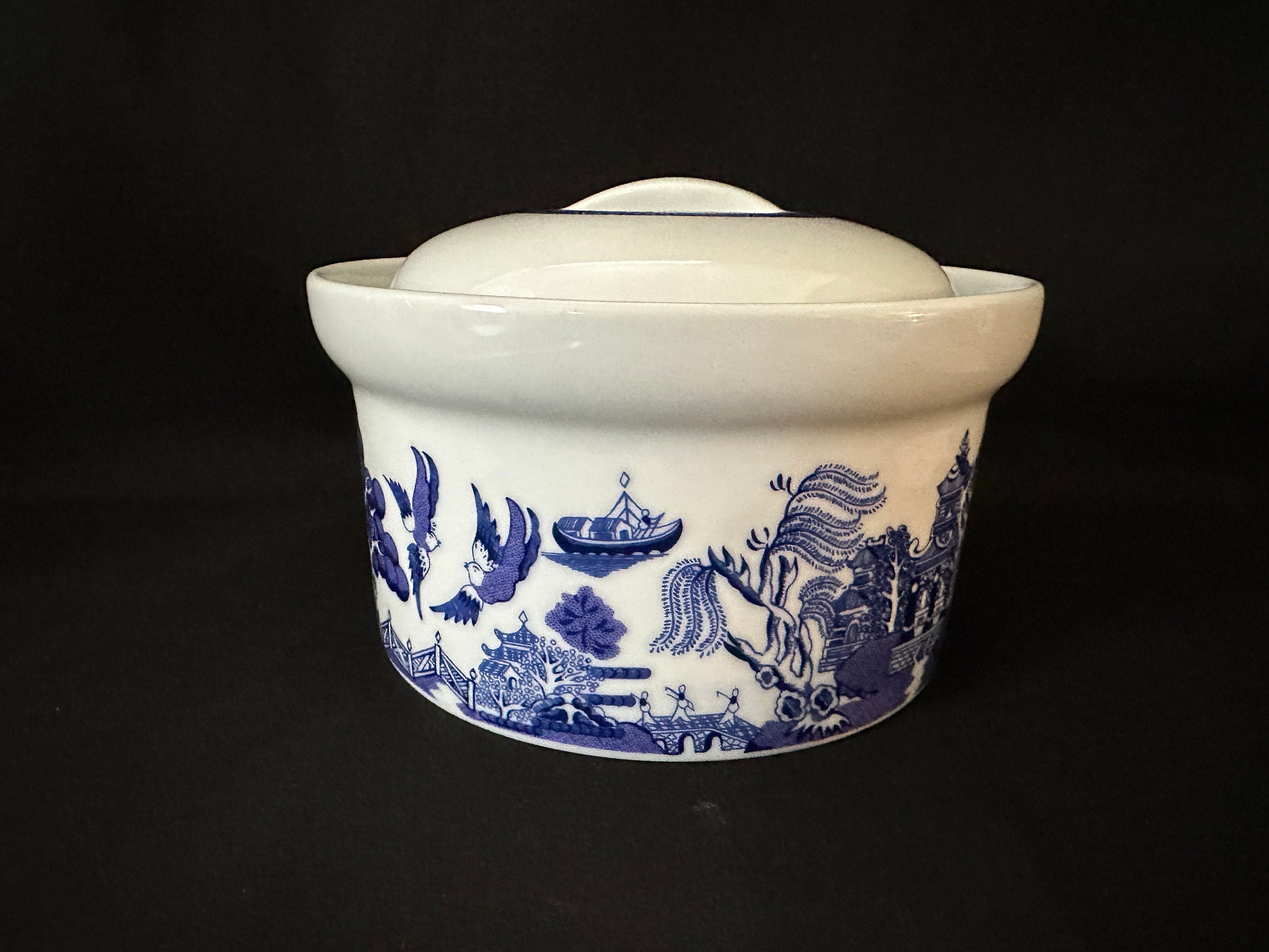 Royal Cuthbertson Blue Willow Covered Casserole