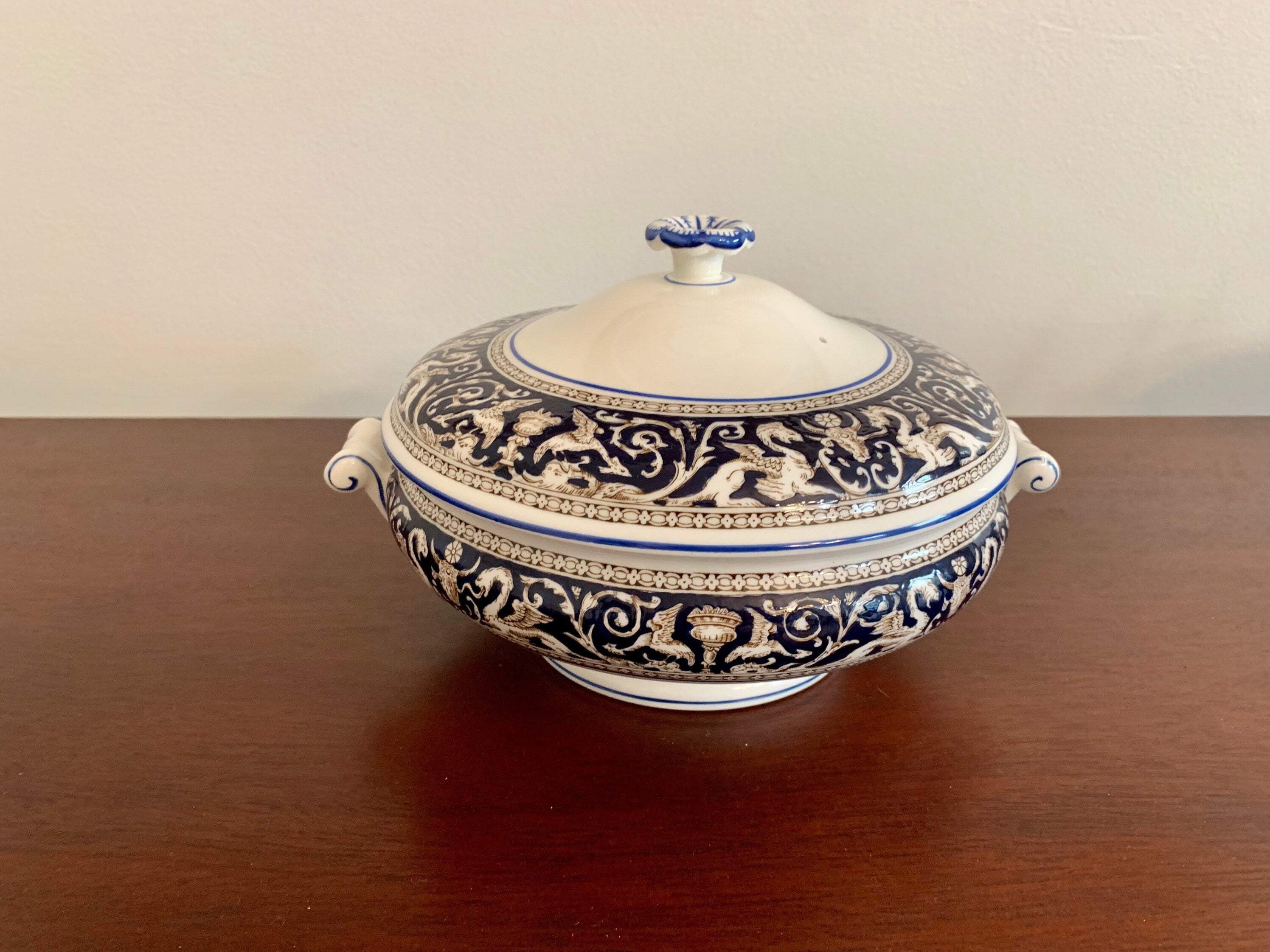Wedgwood Florentine Round Covered Vegetable Bowl